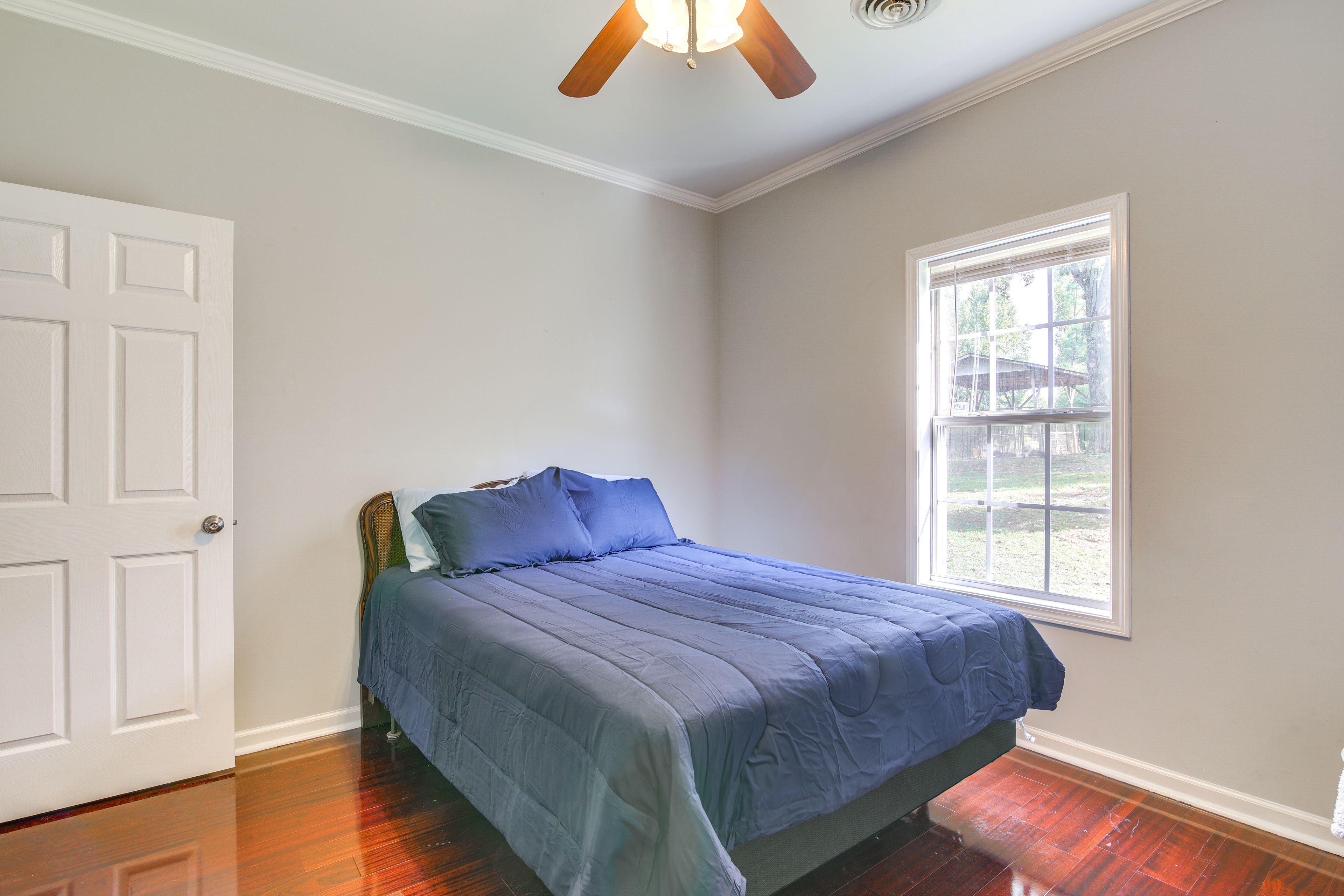 Bedroom 3 | Queen Bed