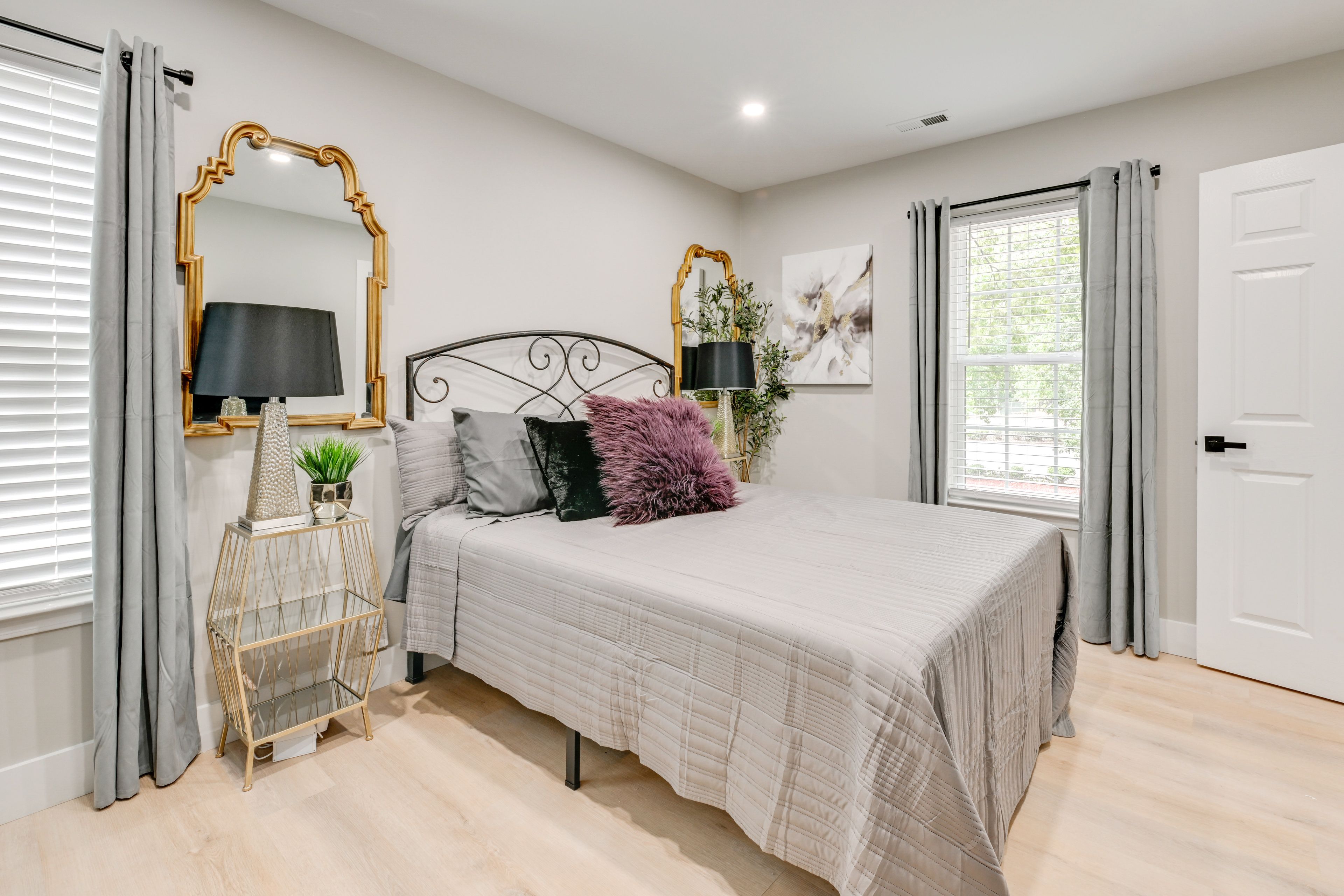 Bedroom 1 | Queen Bed | Smart TV | Linens Provided | 1st Floor