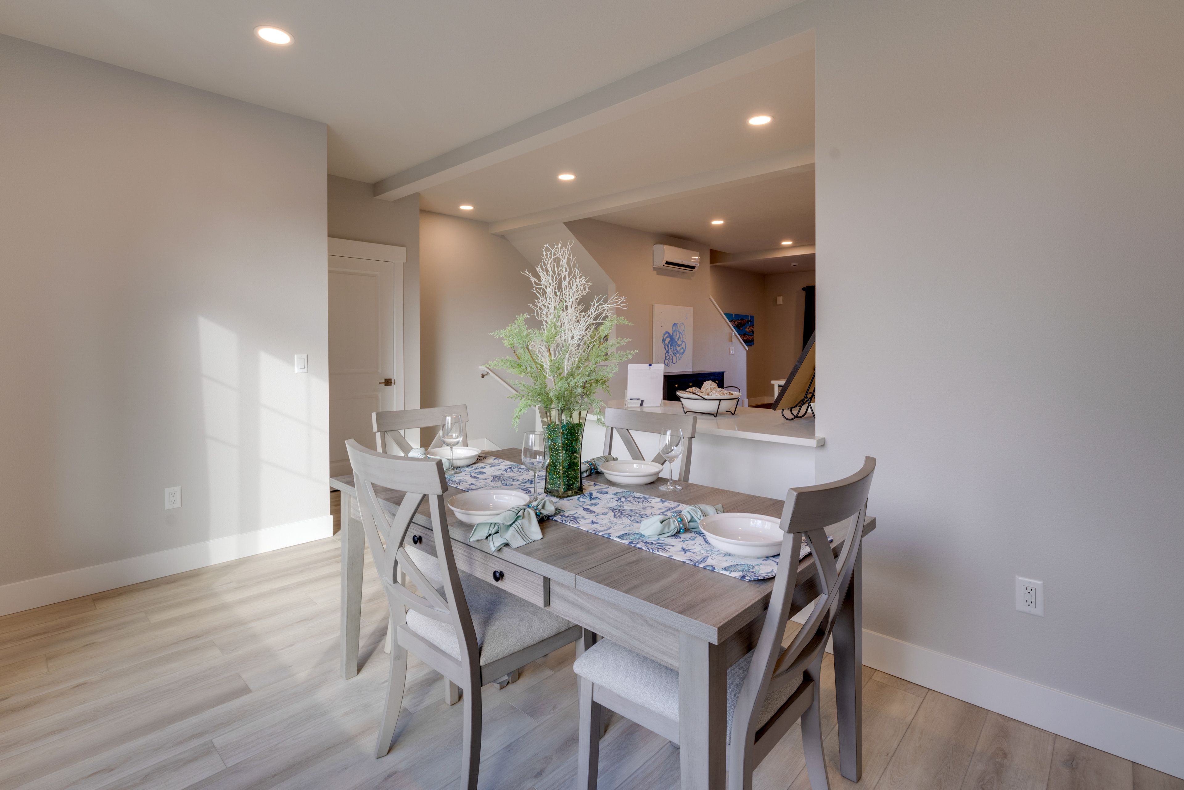 Dining Area | Dishware/Flatware Provided | 2nd Floor