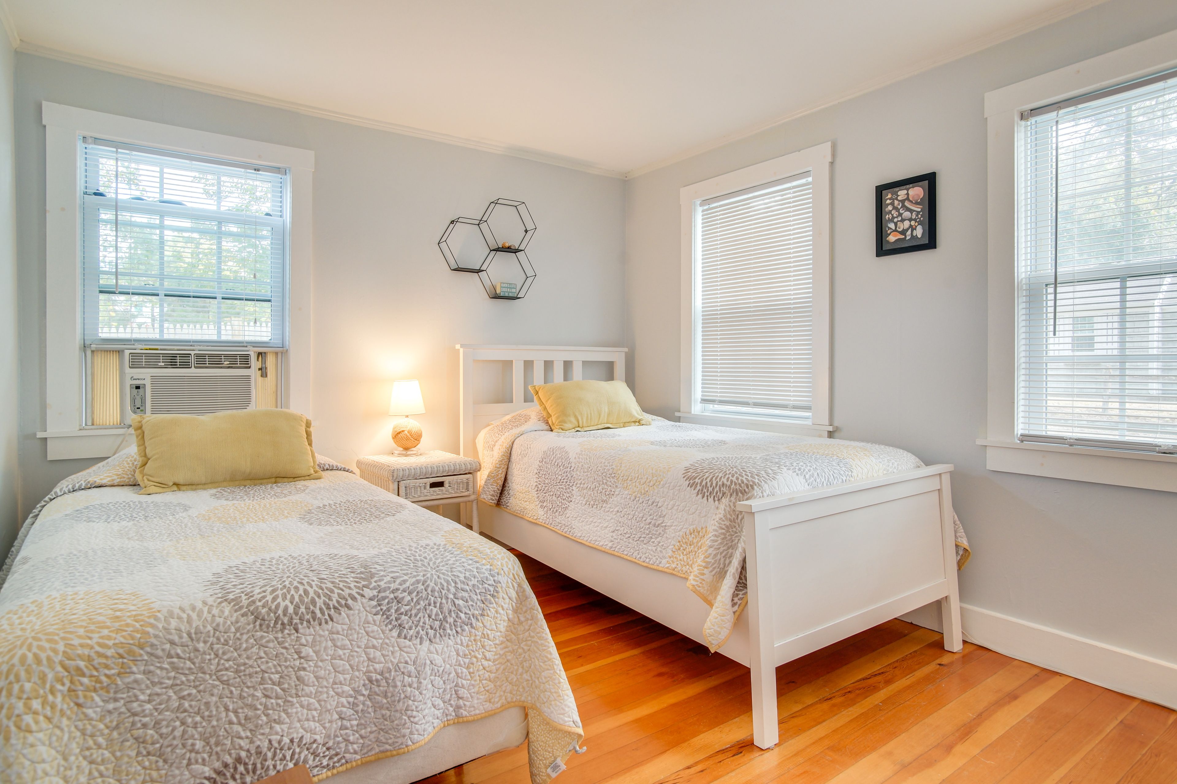Bedroom 2 | 2 Twin Beds