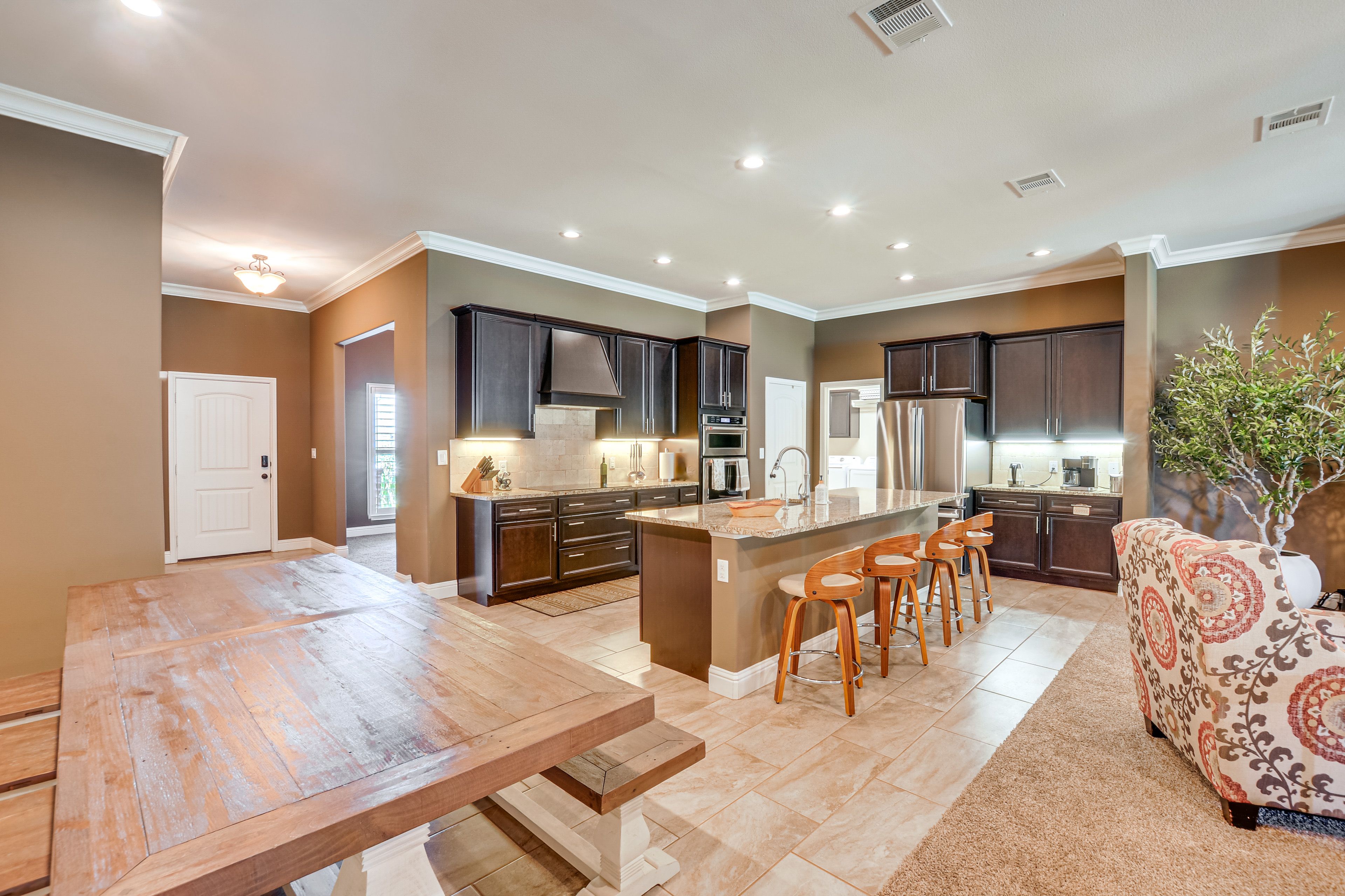 Dining Area | Dishware/Flatware