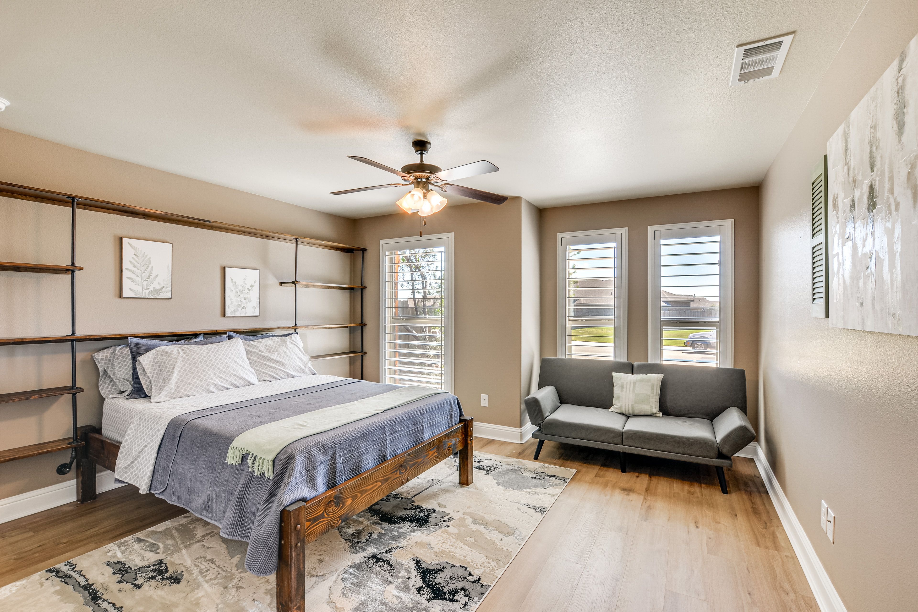 Bedroom 2 | Queen Bed | Walk-In Closet