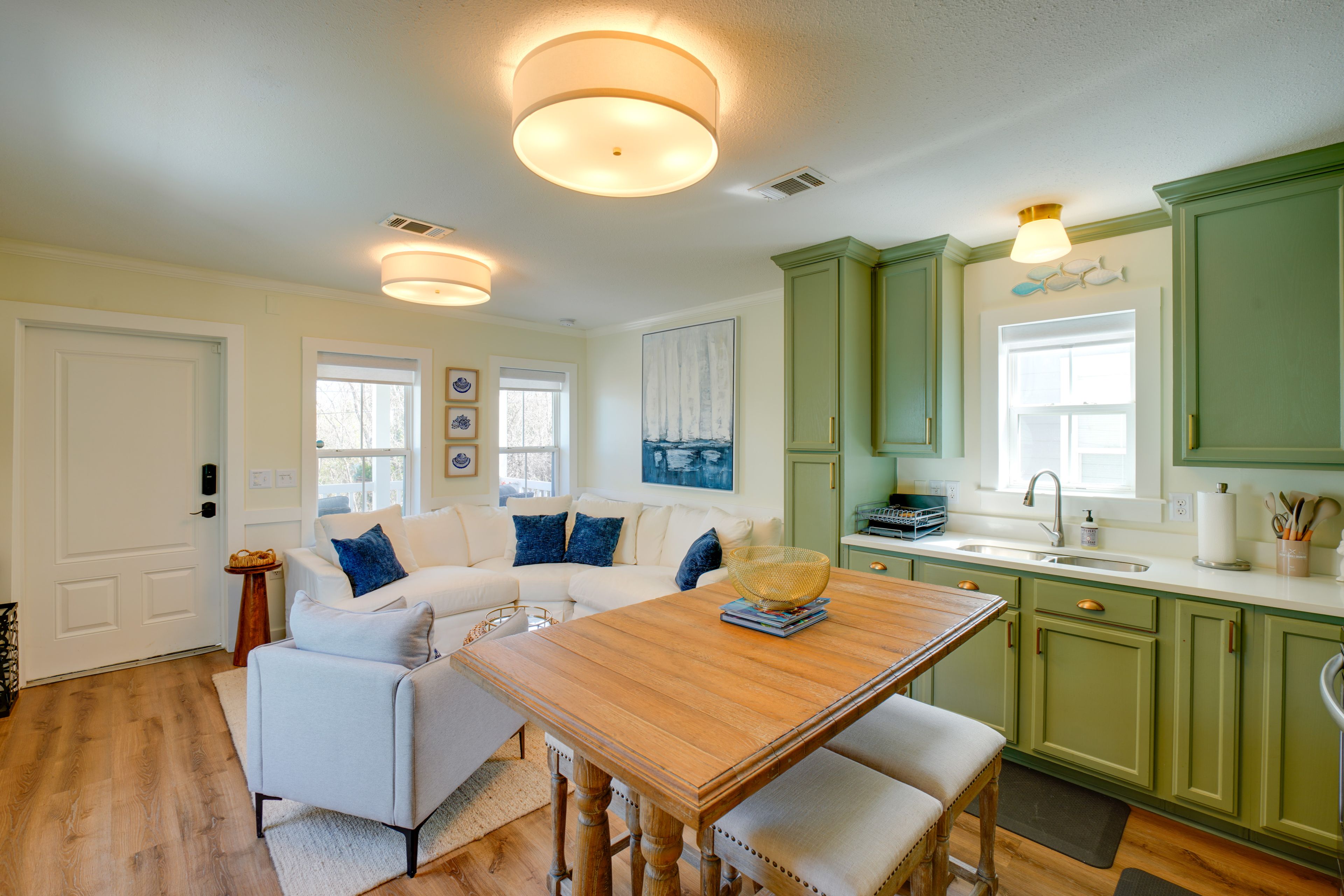Dining Area | Main Level | Dishware/Flatware