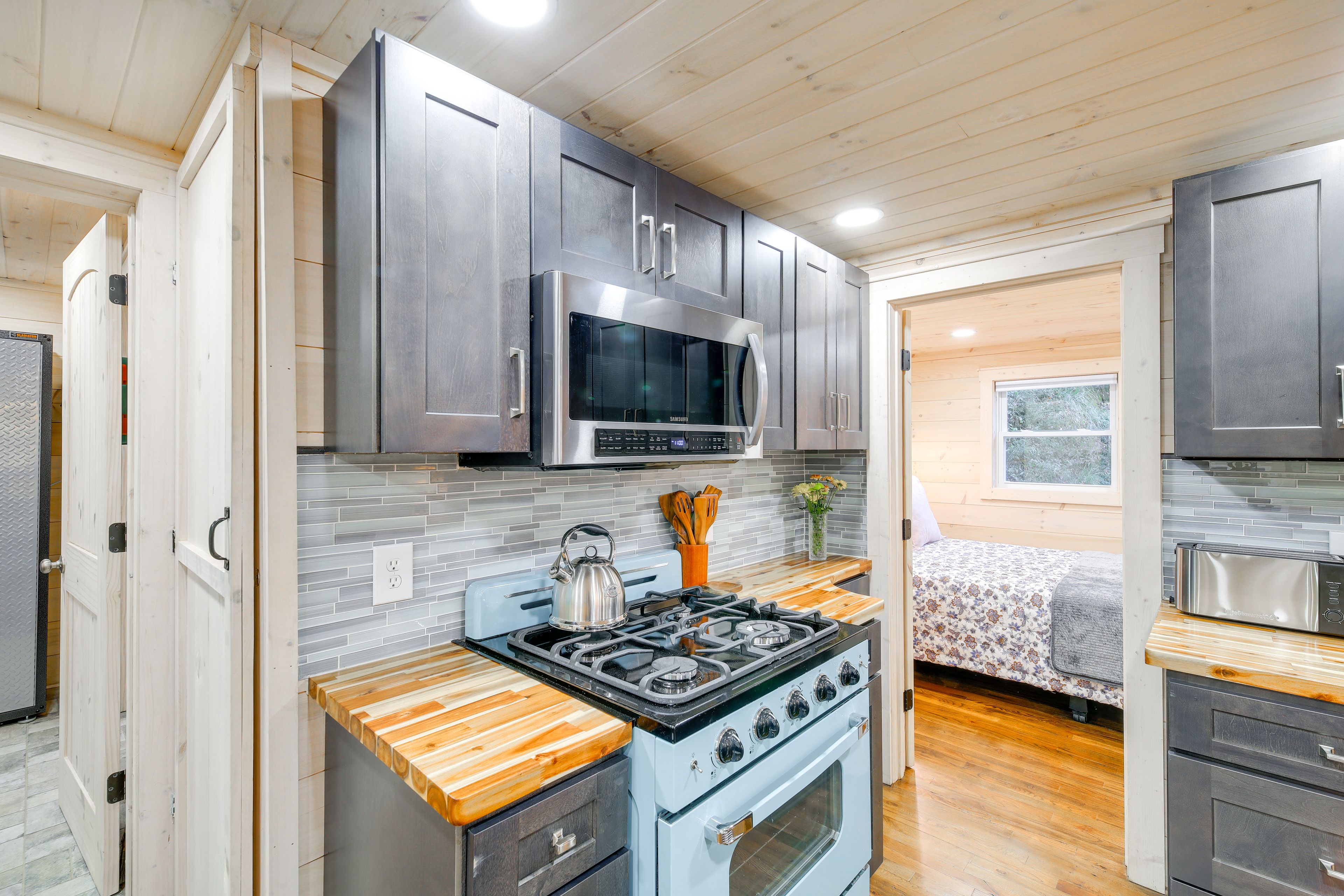 Kitchen | Cooking Basics Supplied | Main Floor
