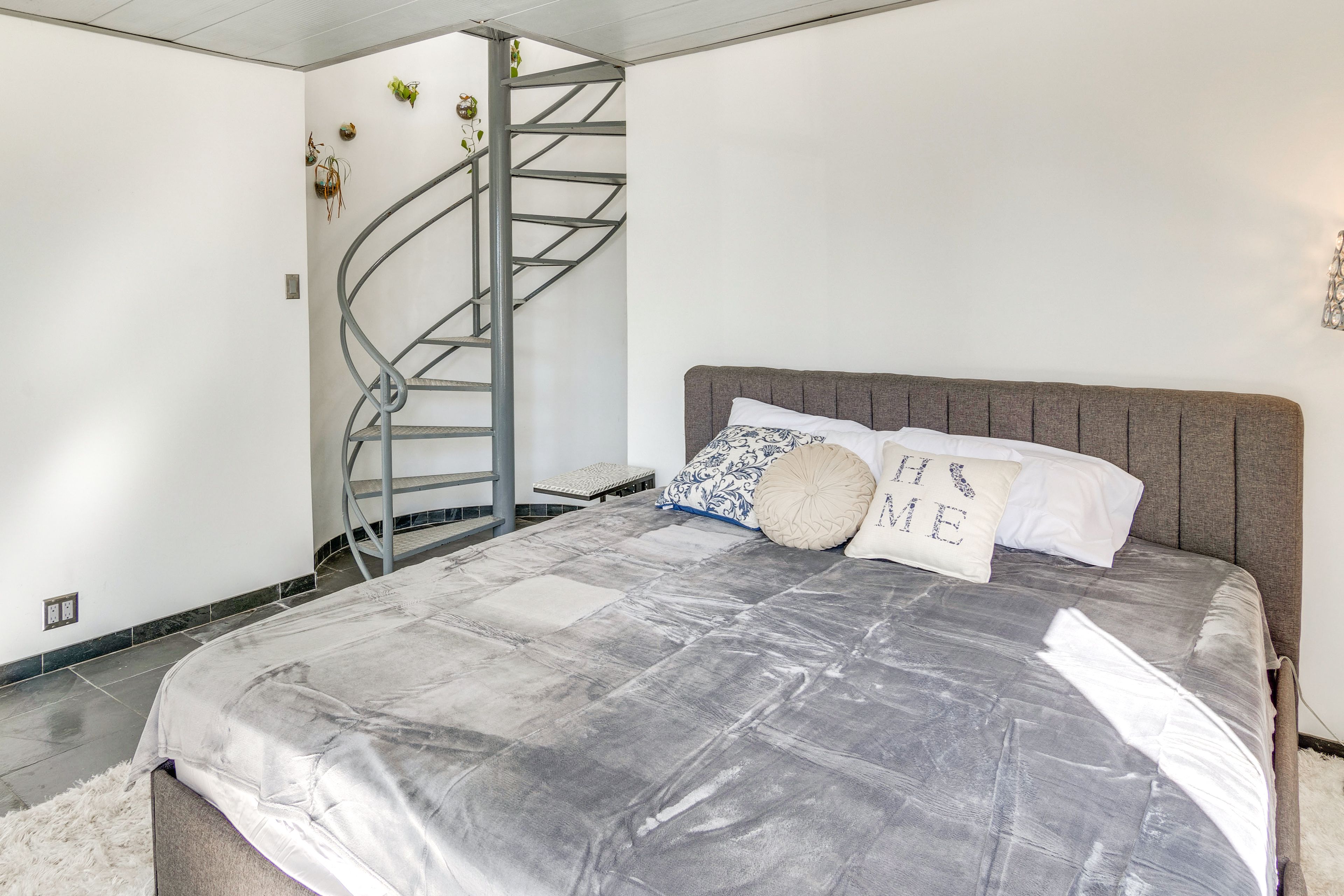 Bedroom 2 | King Bed | Lower Floor