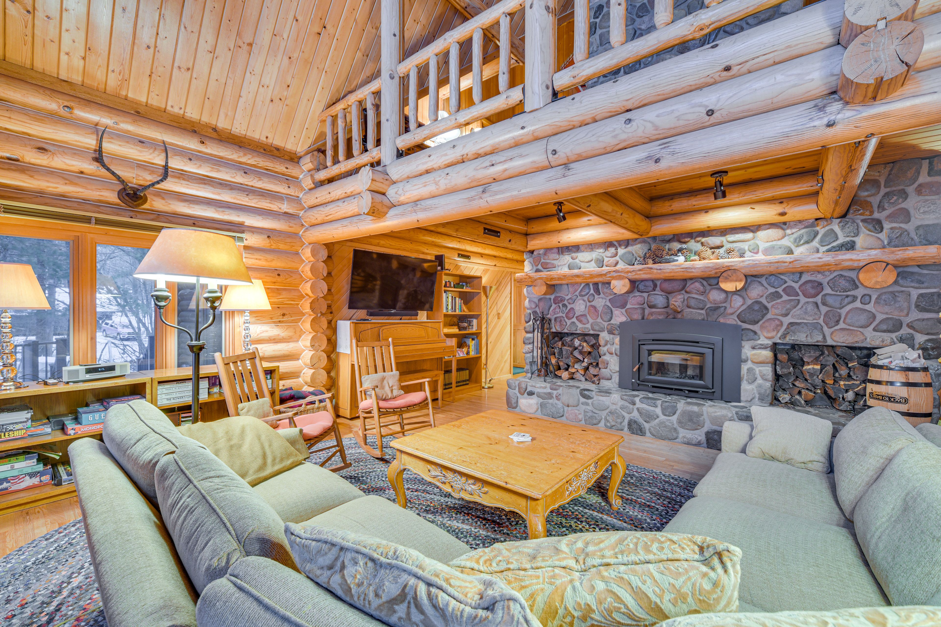 Webster Vacation Rental | 4BR | 5BA | 5 Steps to Enter | 5,200 Sq Ft