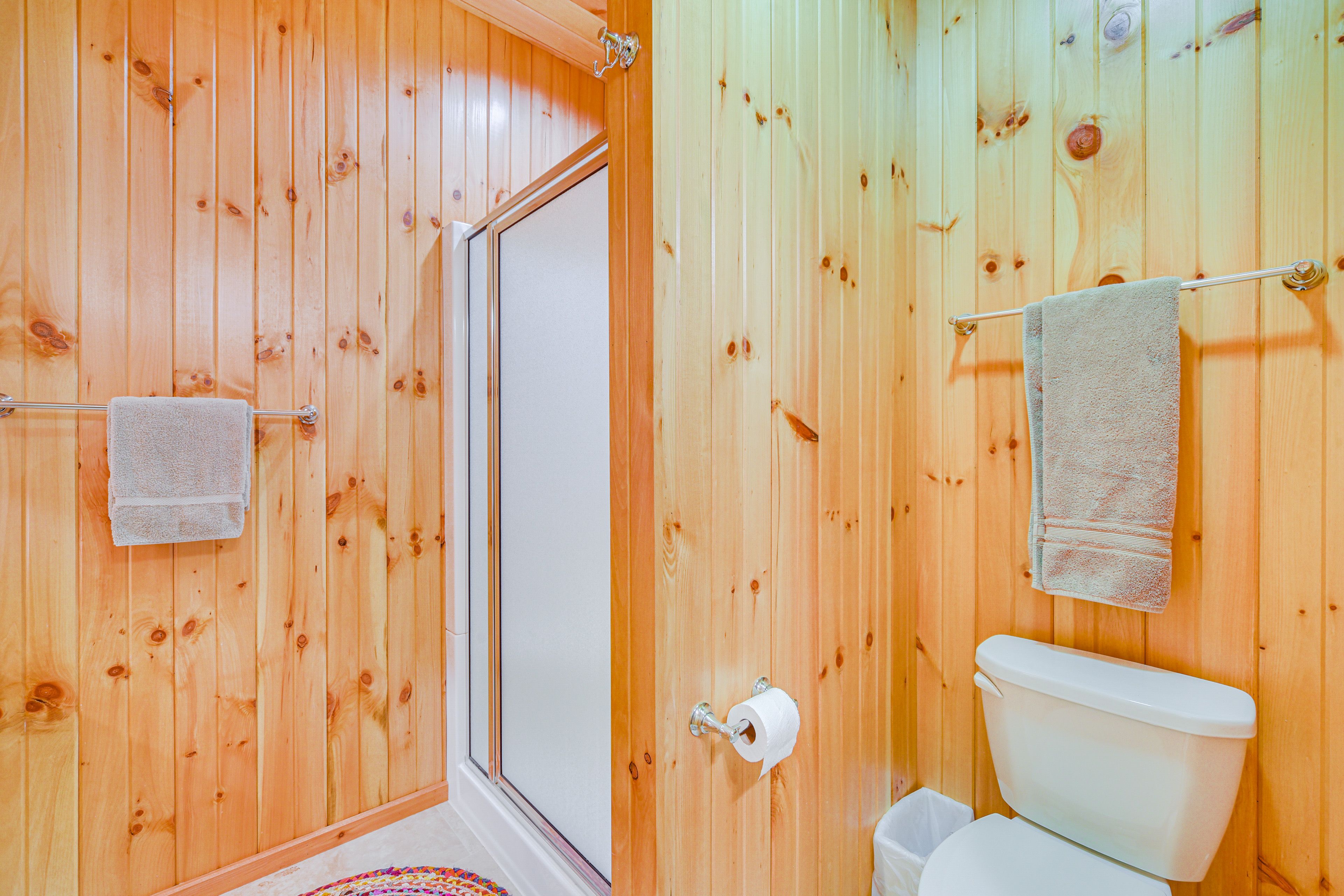 Full Bathroom | 2nd Floor