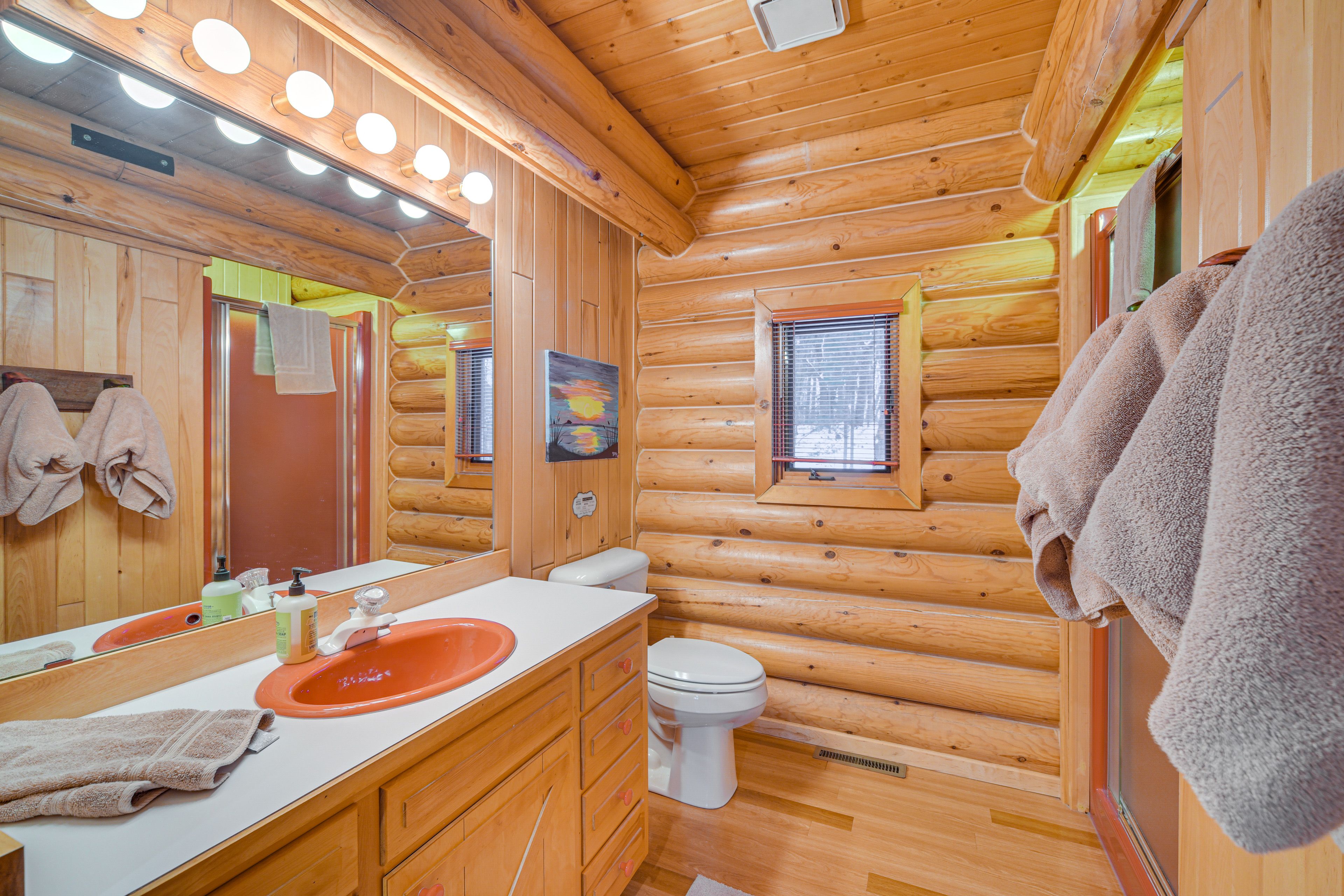 Full Bathroom | 1st Floor