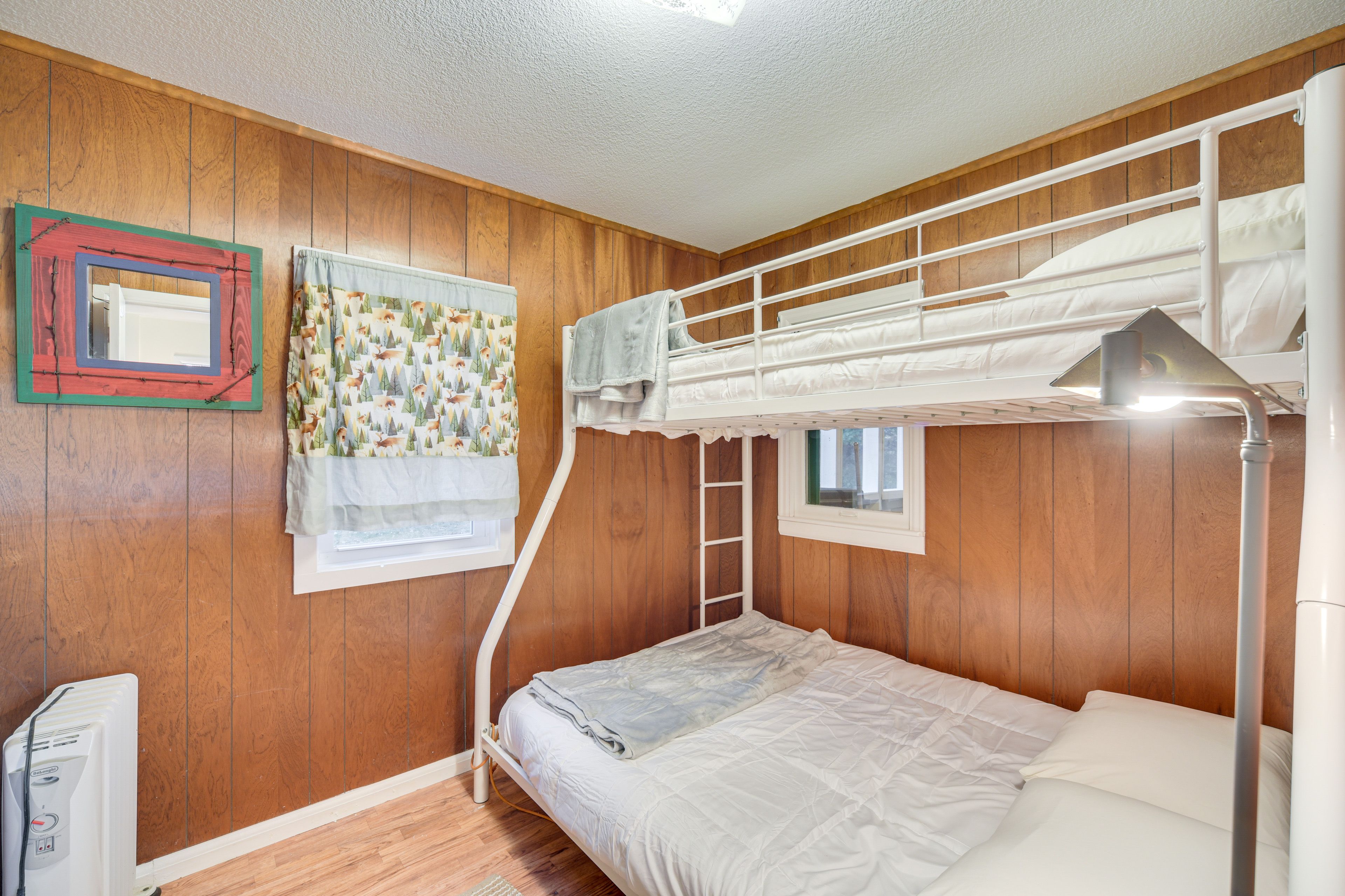Bedroom | Twin/Full Bunk Bed