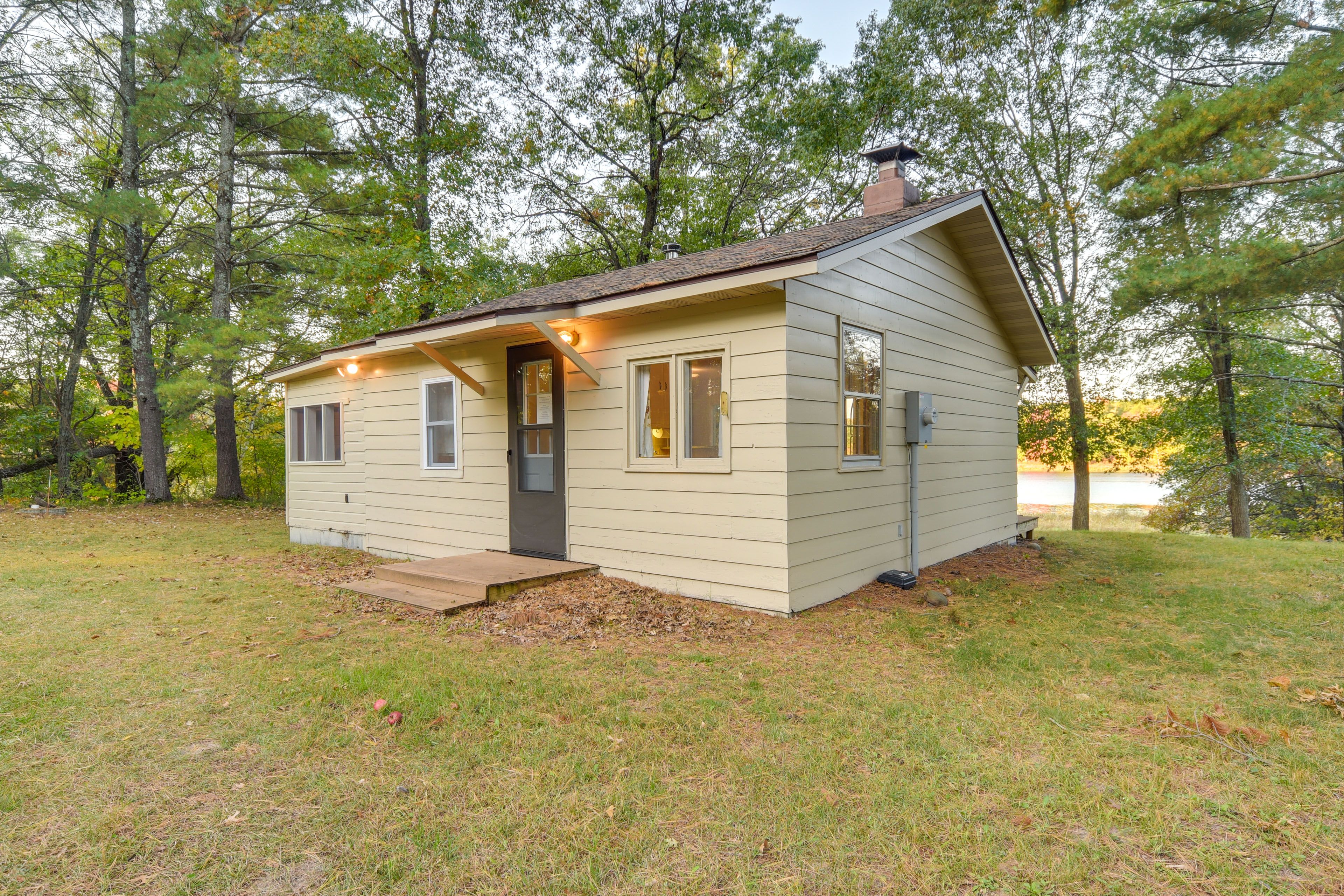 Property Exterior | Parking in Front Yard (3 Vehicles)