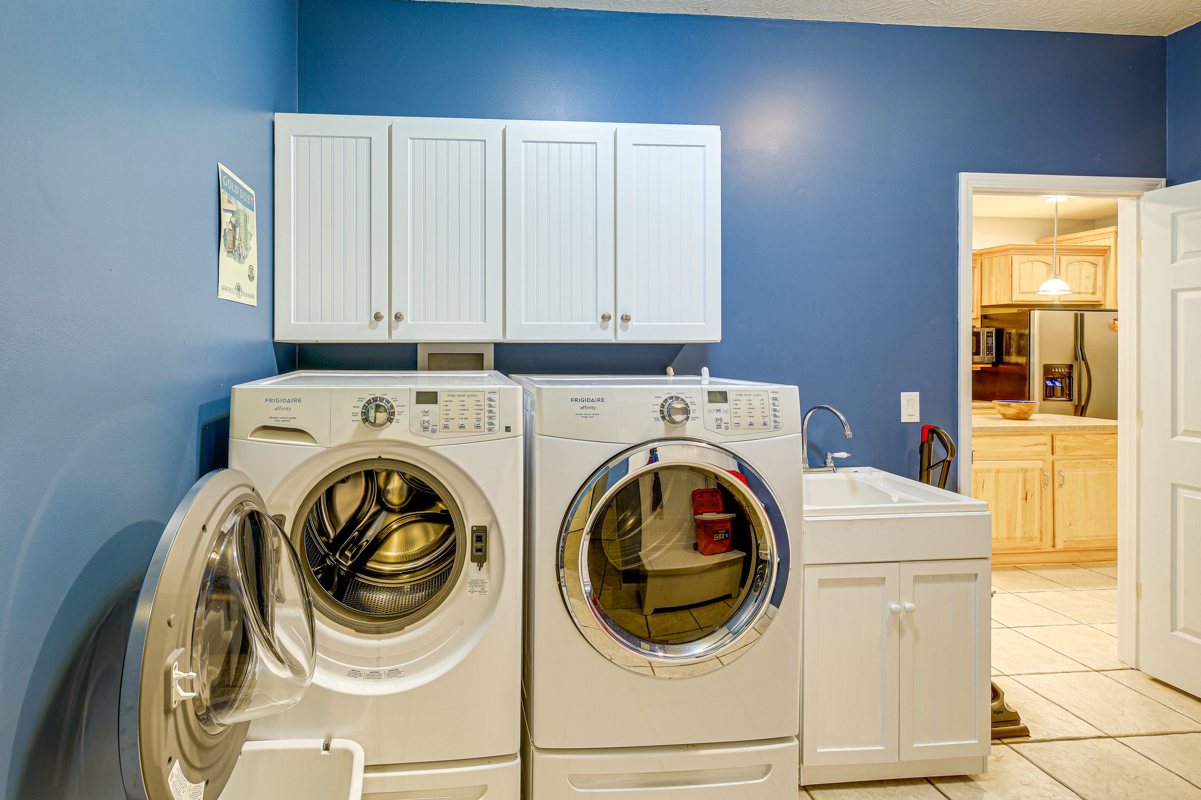 Laundry Room | Washer & Dryer