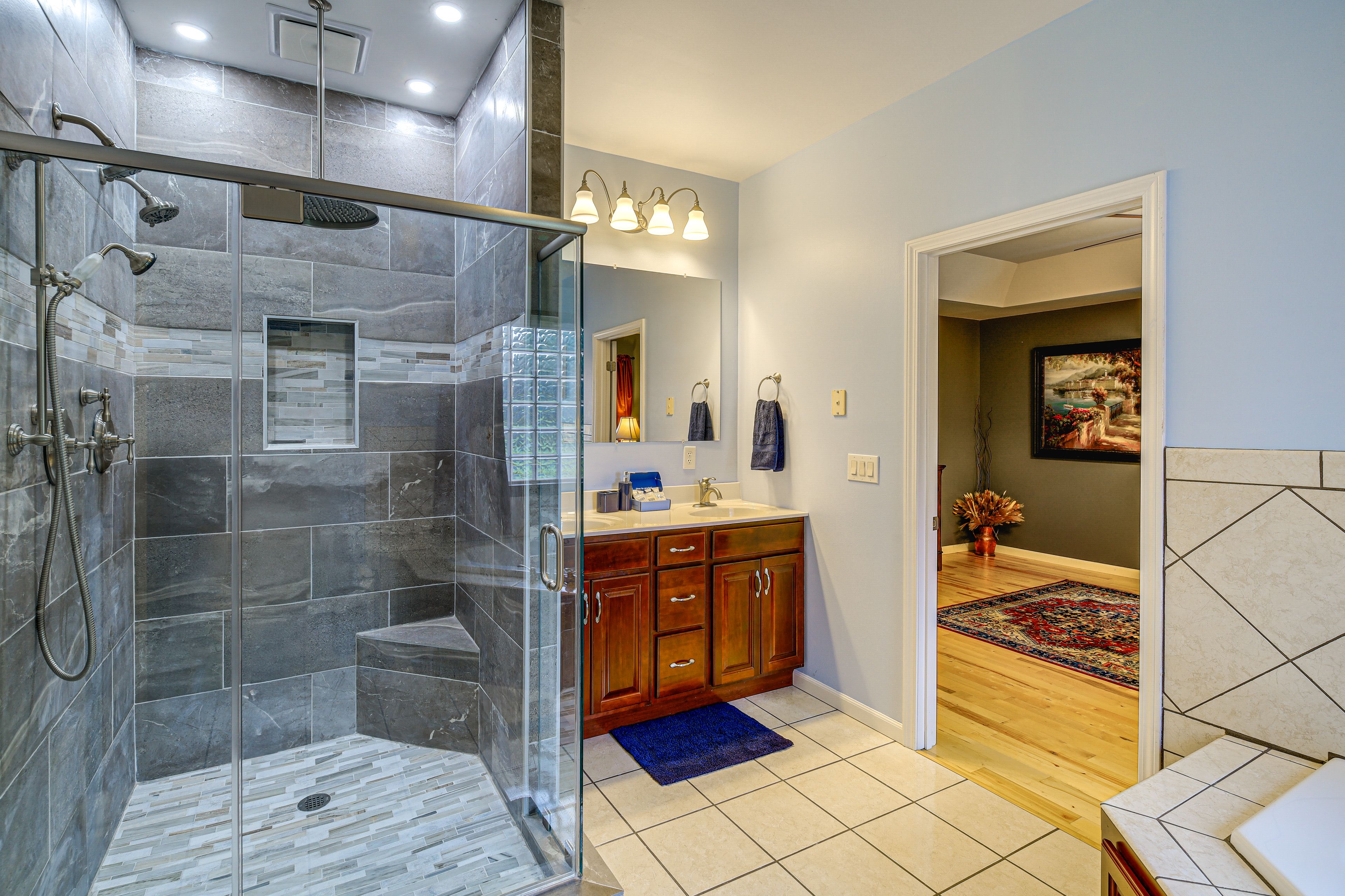 En-Suite Bathroom | Towels Provided