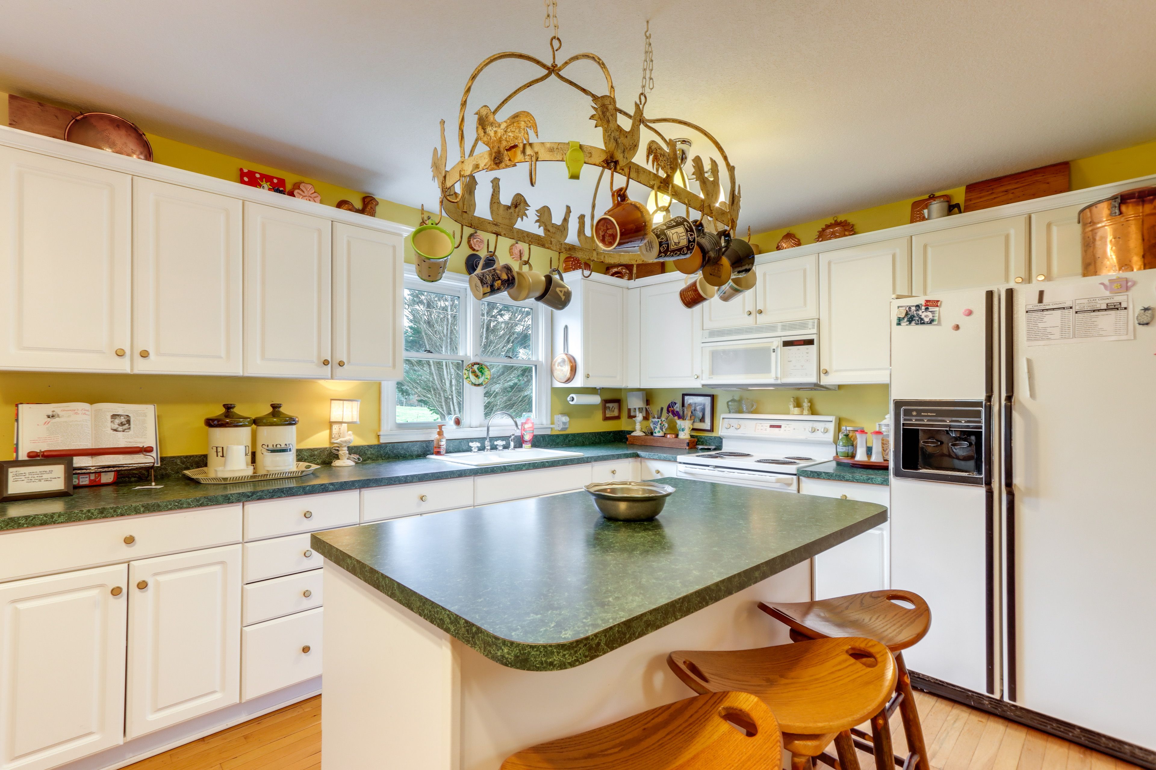Kitchen | 1st Floor | Keurig Coffee Maker
