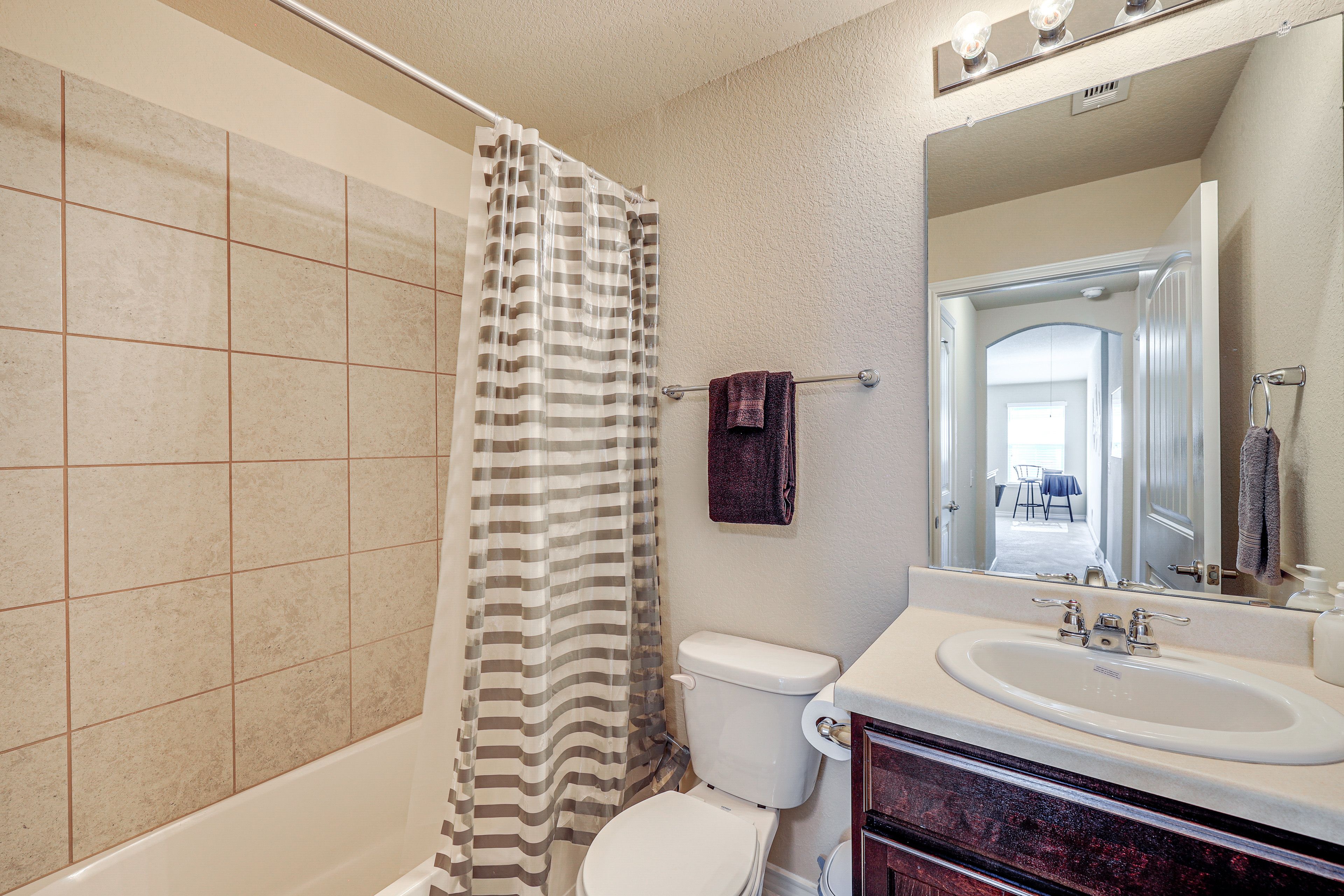 Full Bathroom | 2nd Floor