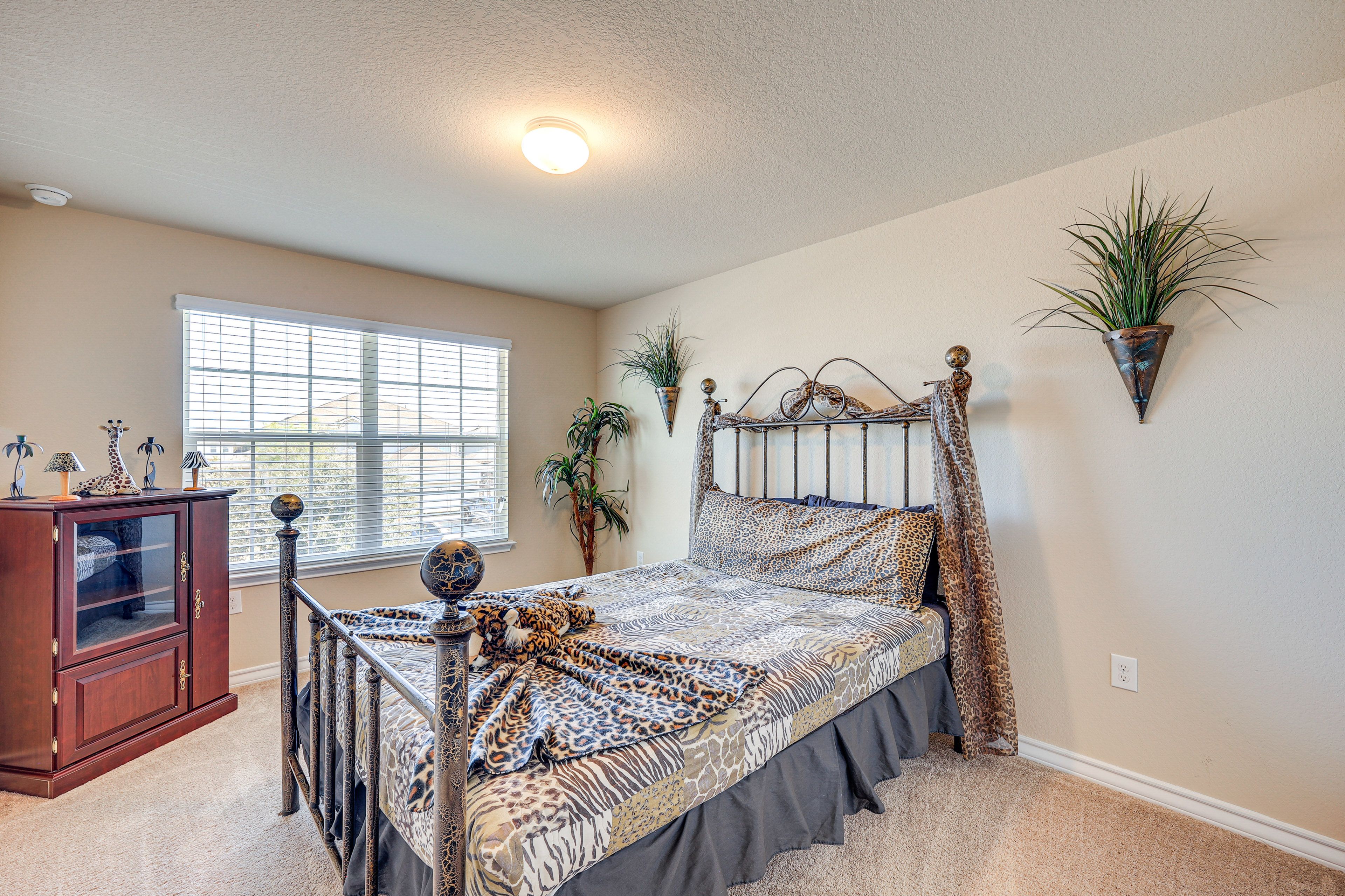 Bedroom 3 | 2nd Floor | Queen Bed