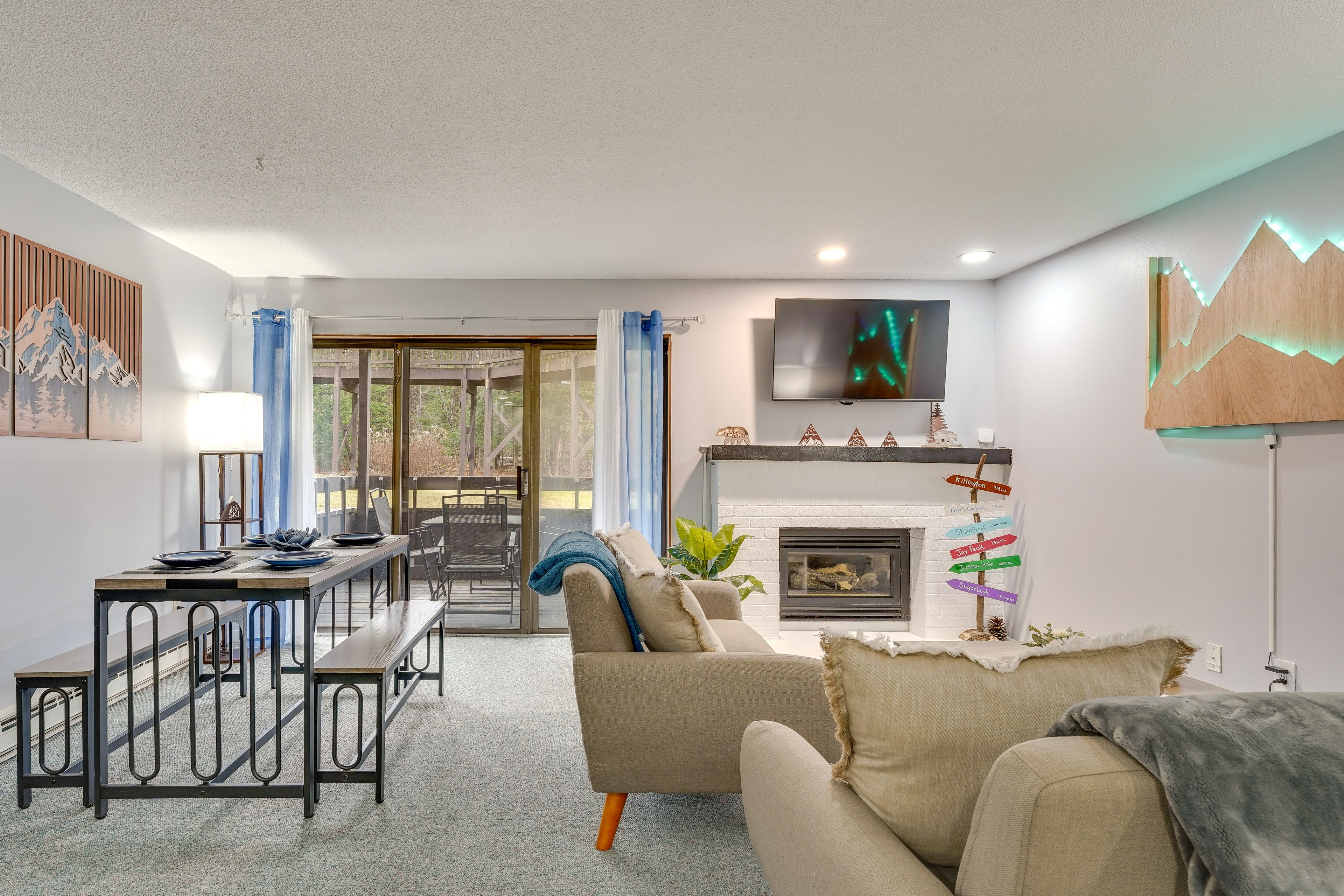 Living Room | Smart TV | Propane Fireplace