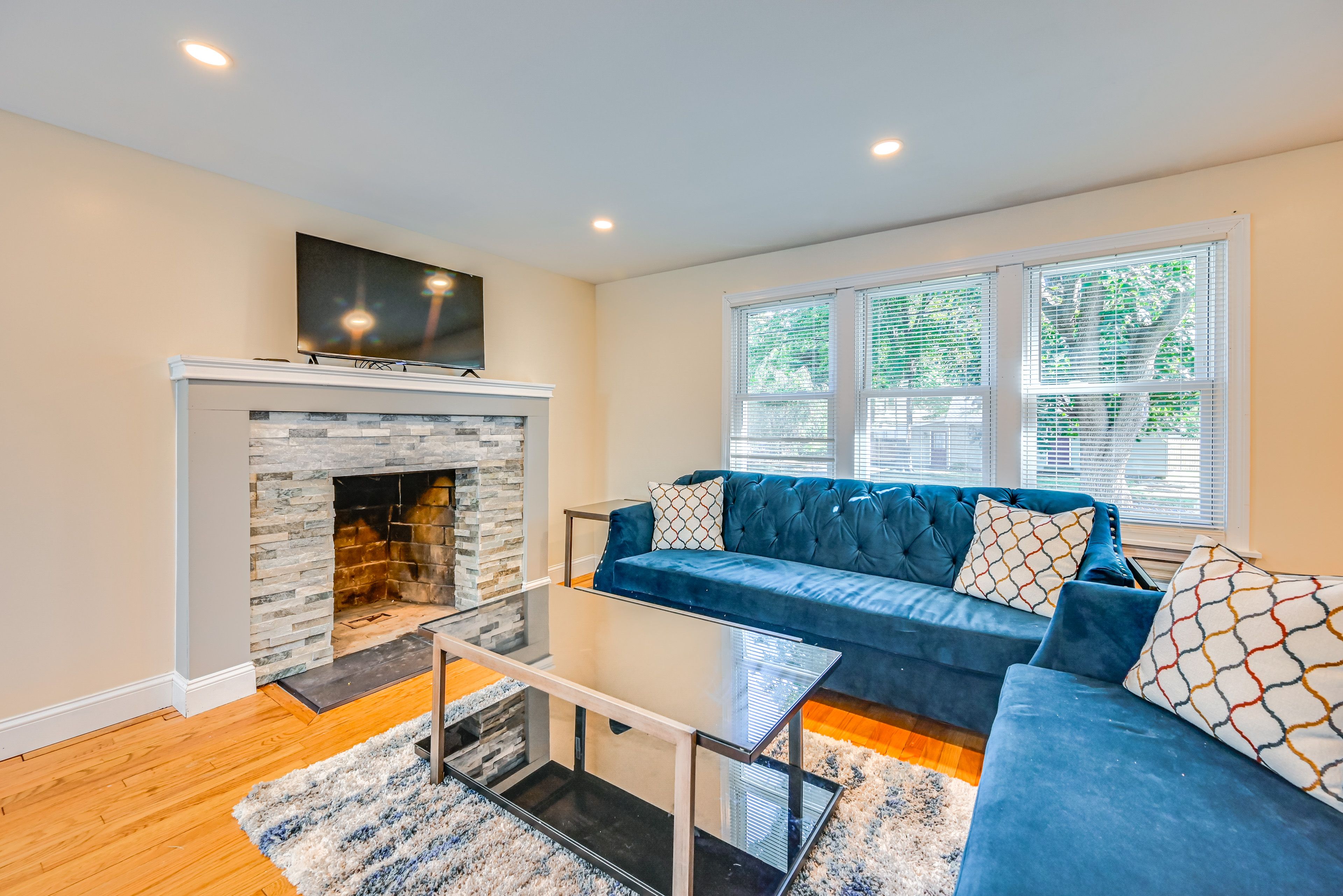 Springfield Vacation Rental | 4BR | 2BA | 1,300 Sq Ft | 3 Steps to Enter