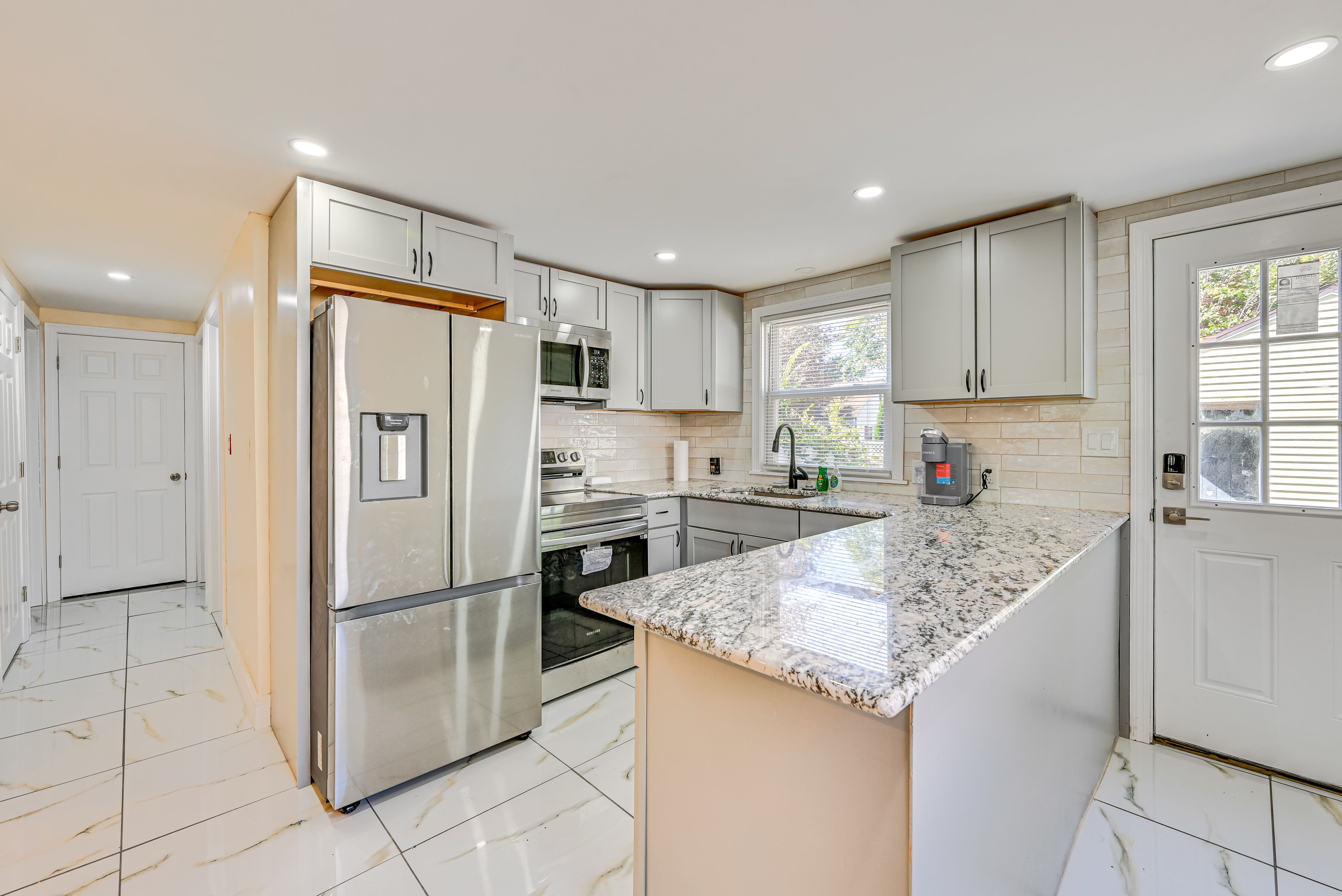 Kitchen | 1st Floor | Cooking Basics | Dishware/Flatware | Pod Coffee Maker