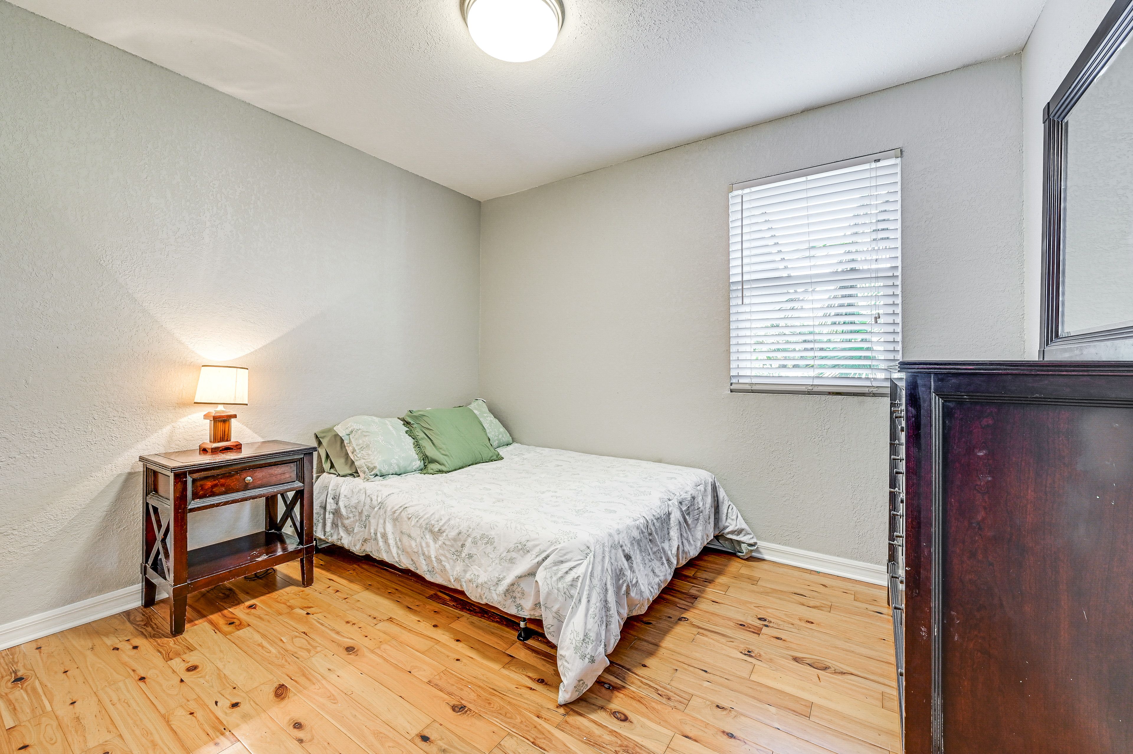 Bedroom 4 | Full Bed | Smart TV