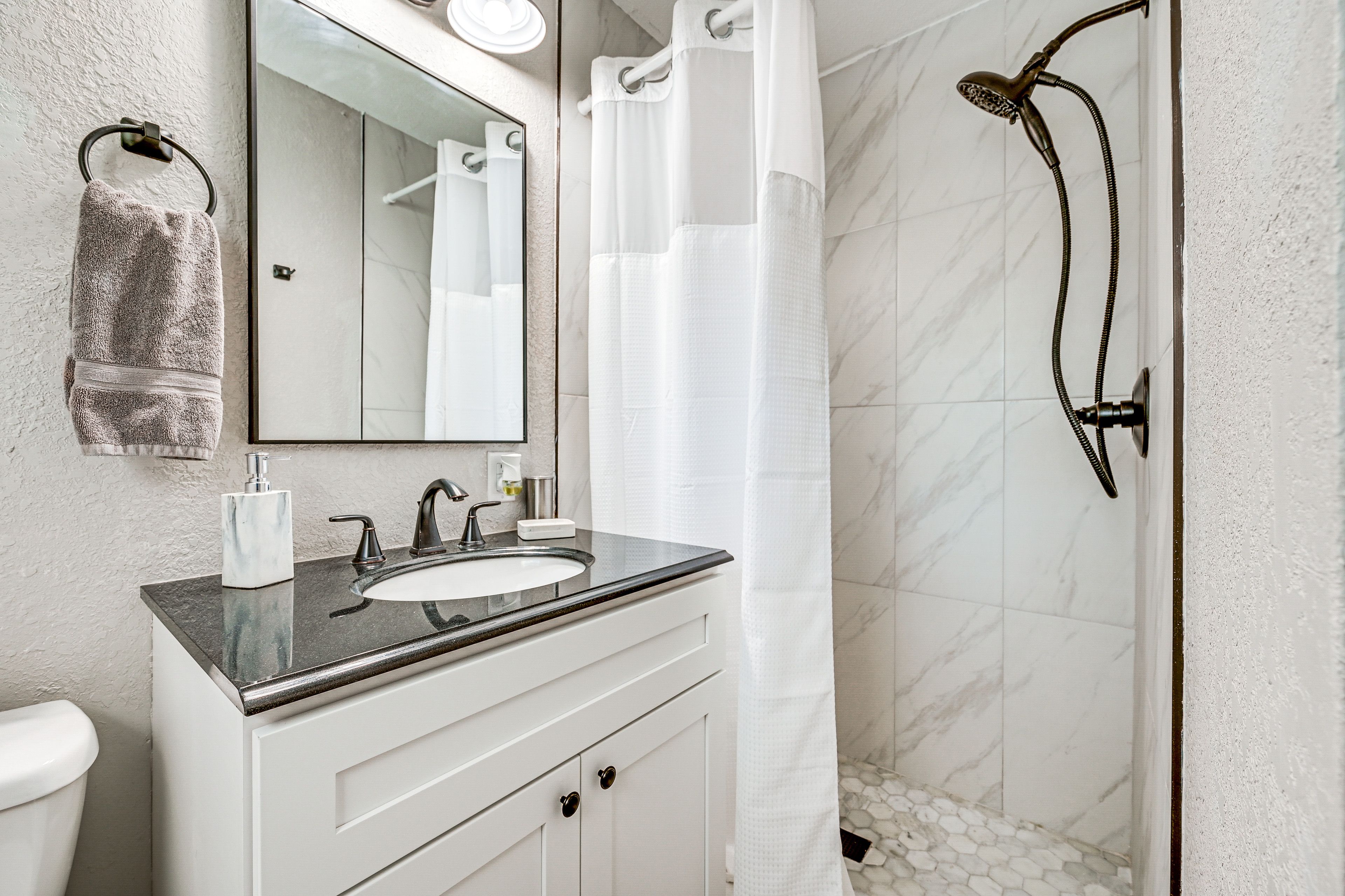 En-Suite Bathroom | Towels Provided
