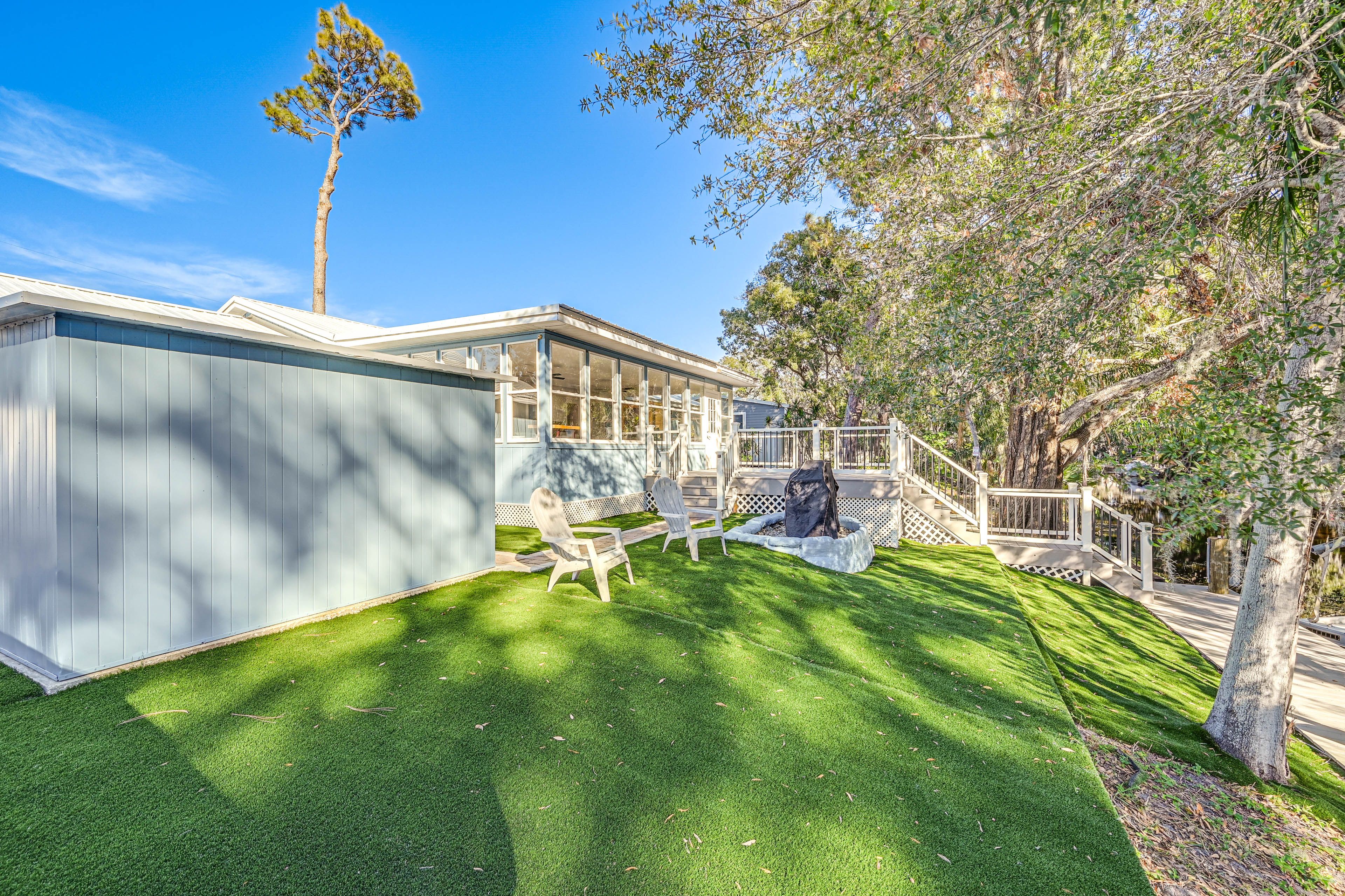 Backyard | Gas Grill | Bocce Set