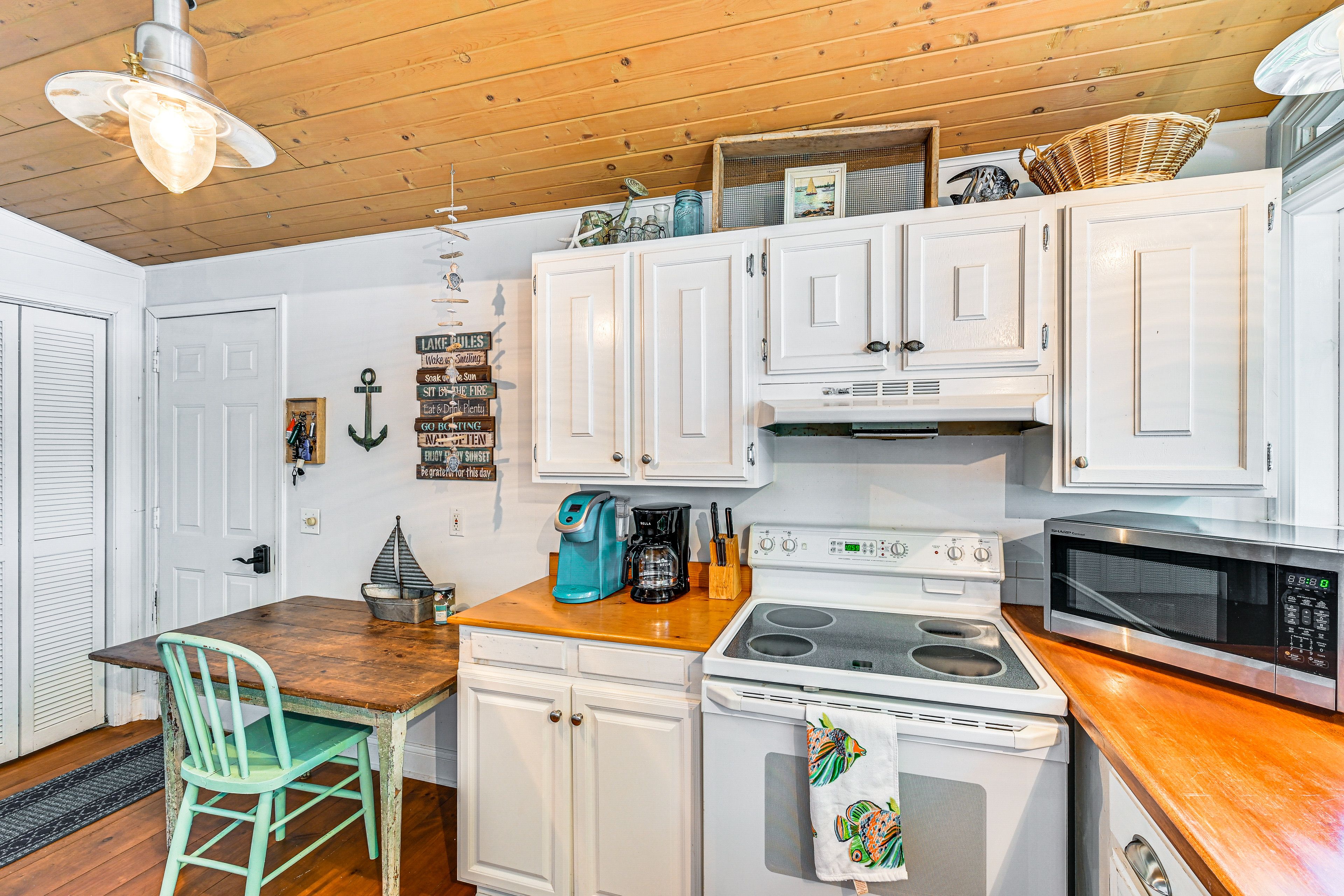 Kitchen | 1st Floor | Cooking Basics | Refrigerator | Dishwasher