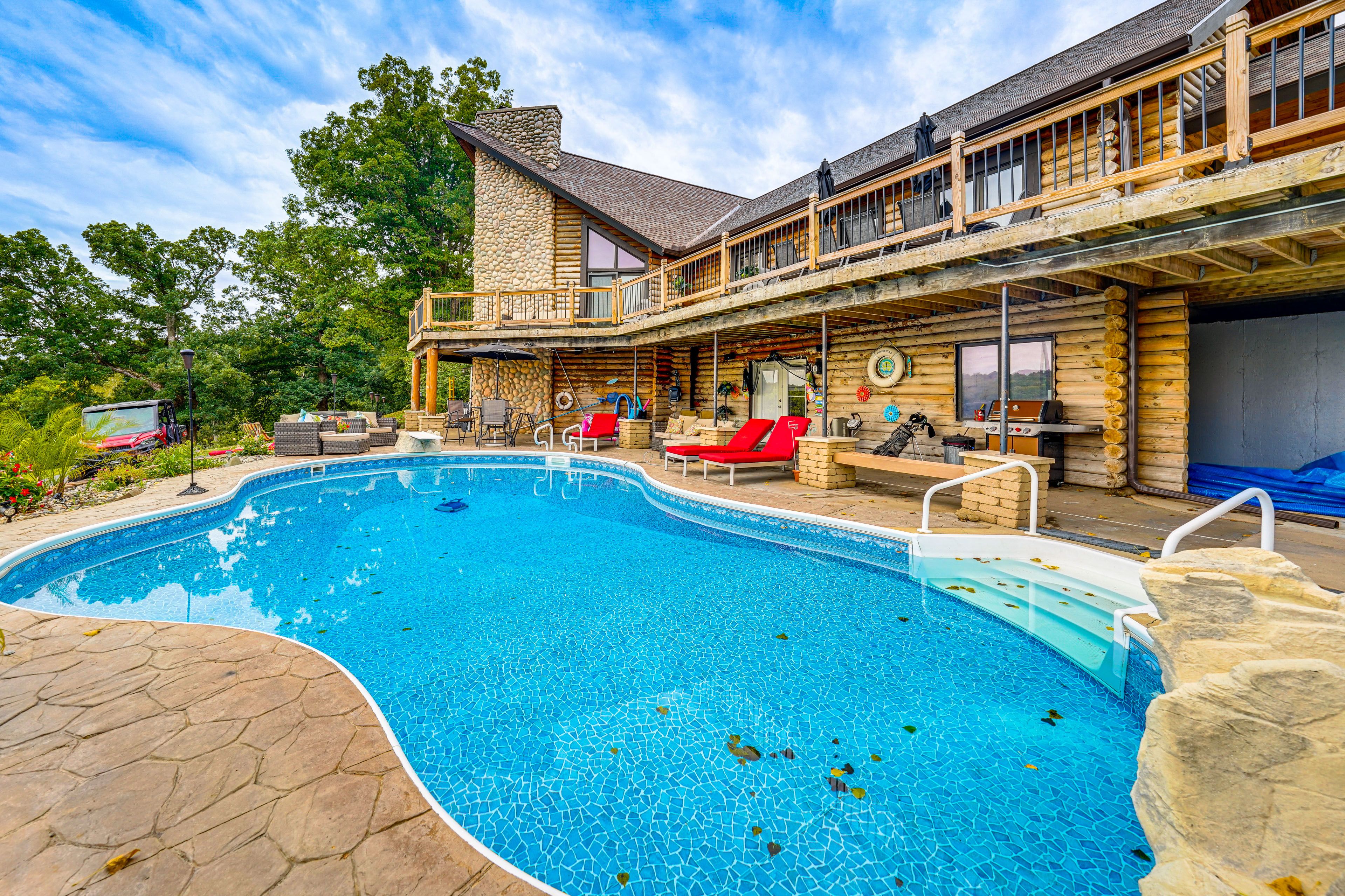 Seasonal Pool | Outdoor Dining Set | River Views