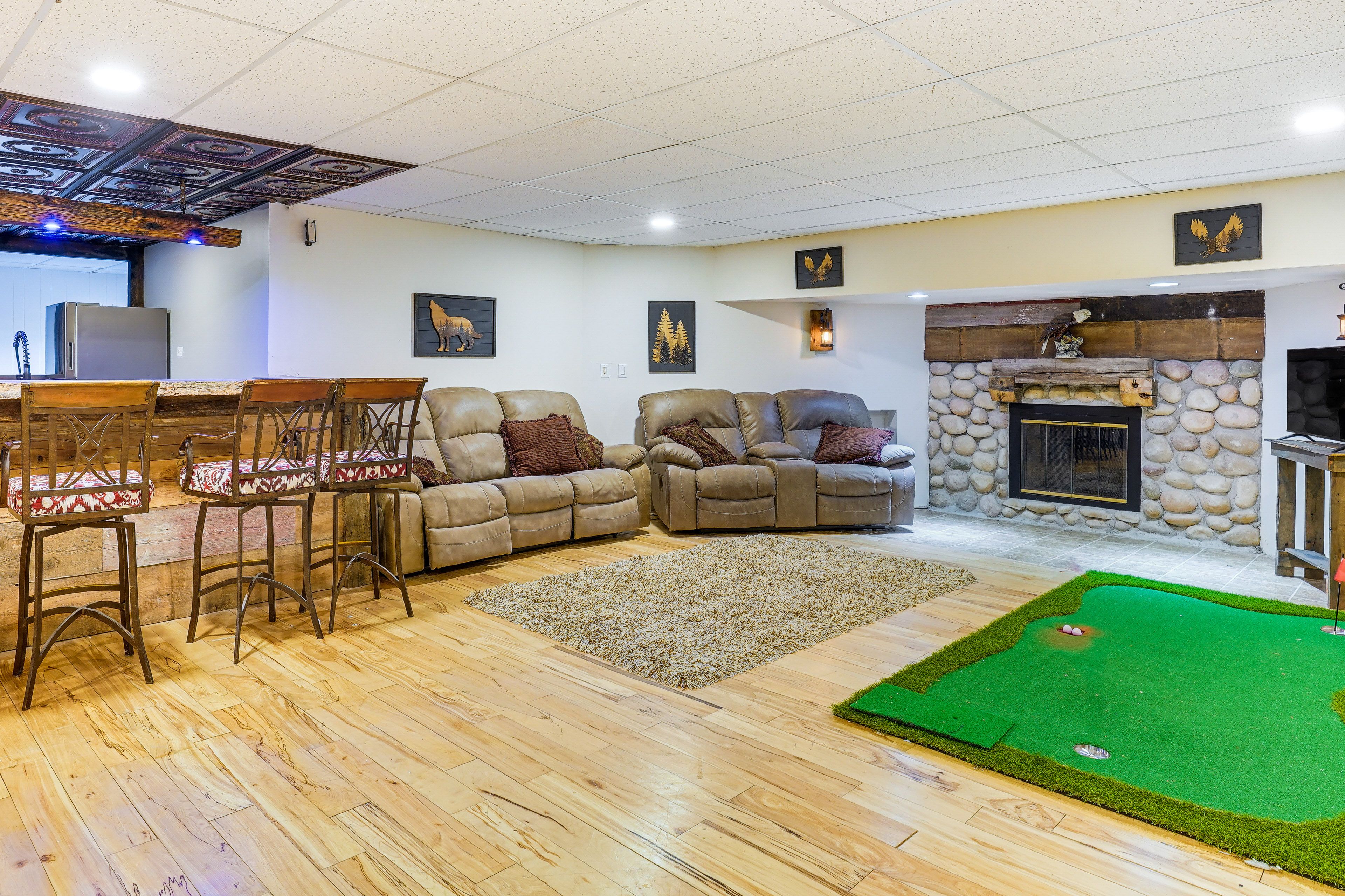 Rec Room | Wet Bar | Sauna | Board Games | Putting Green | Lower Level