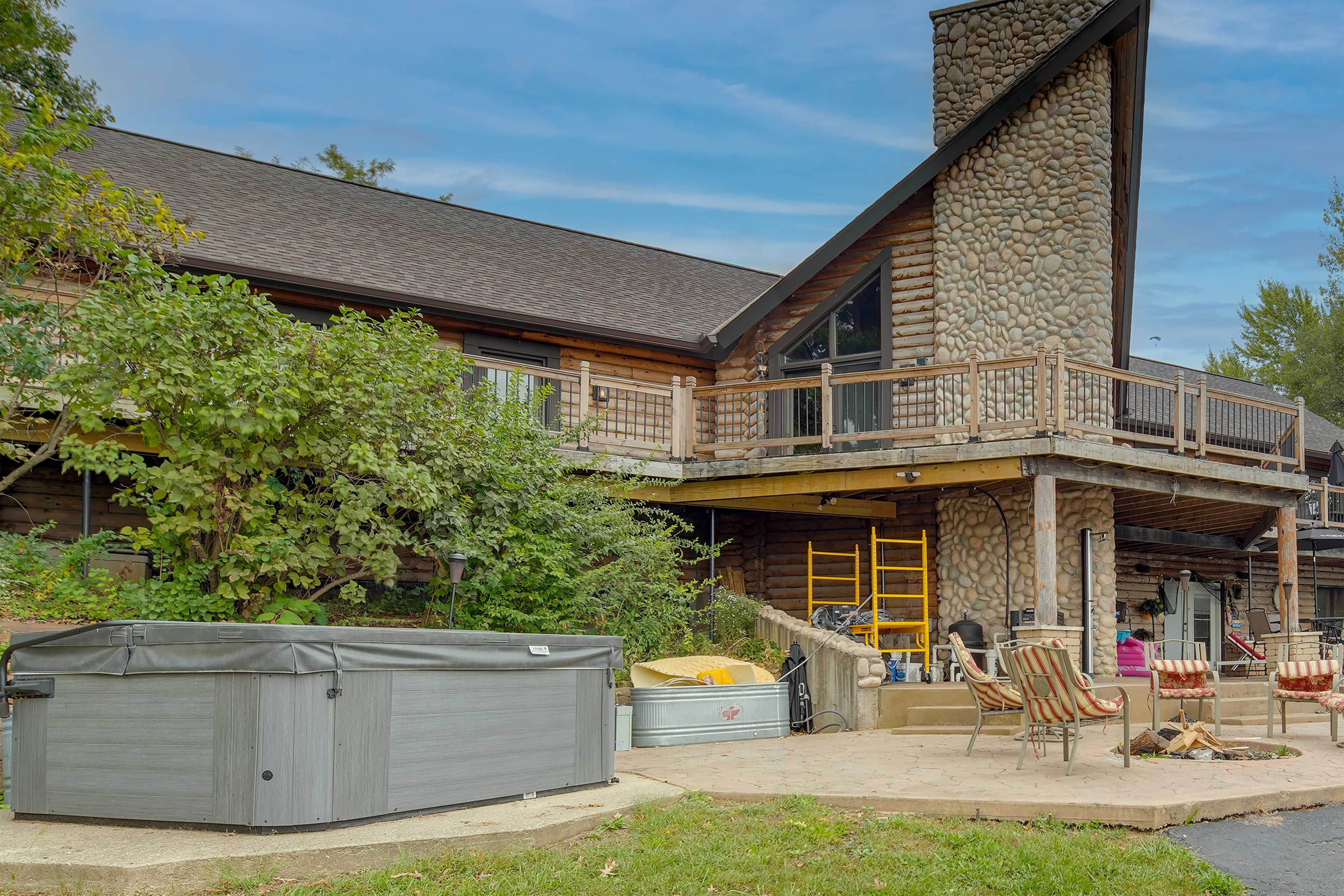 Patio | Fire Pit | Hot Tub