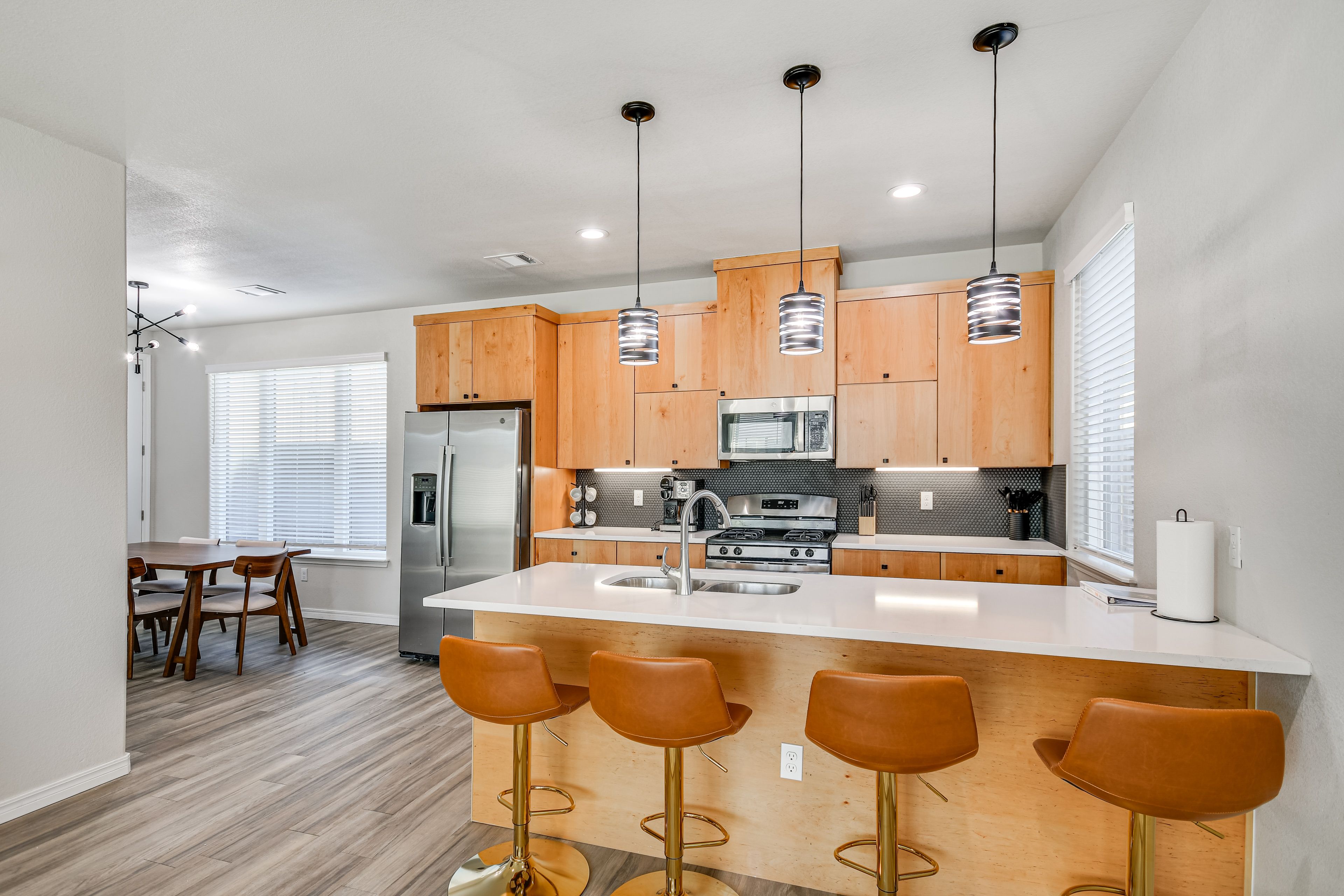 Kitchen | 1st Floor | Dual Drip/Single-Serve Coffee Maker | Dishwasher
