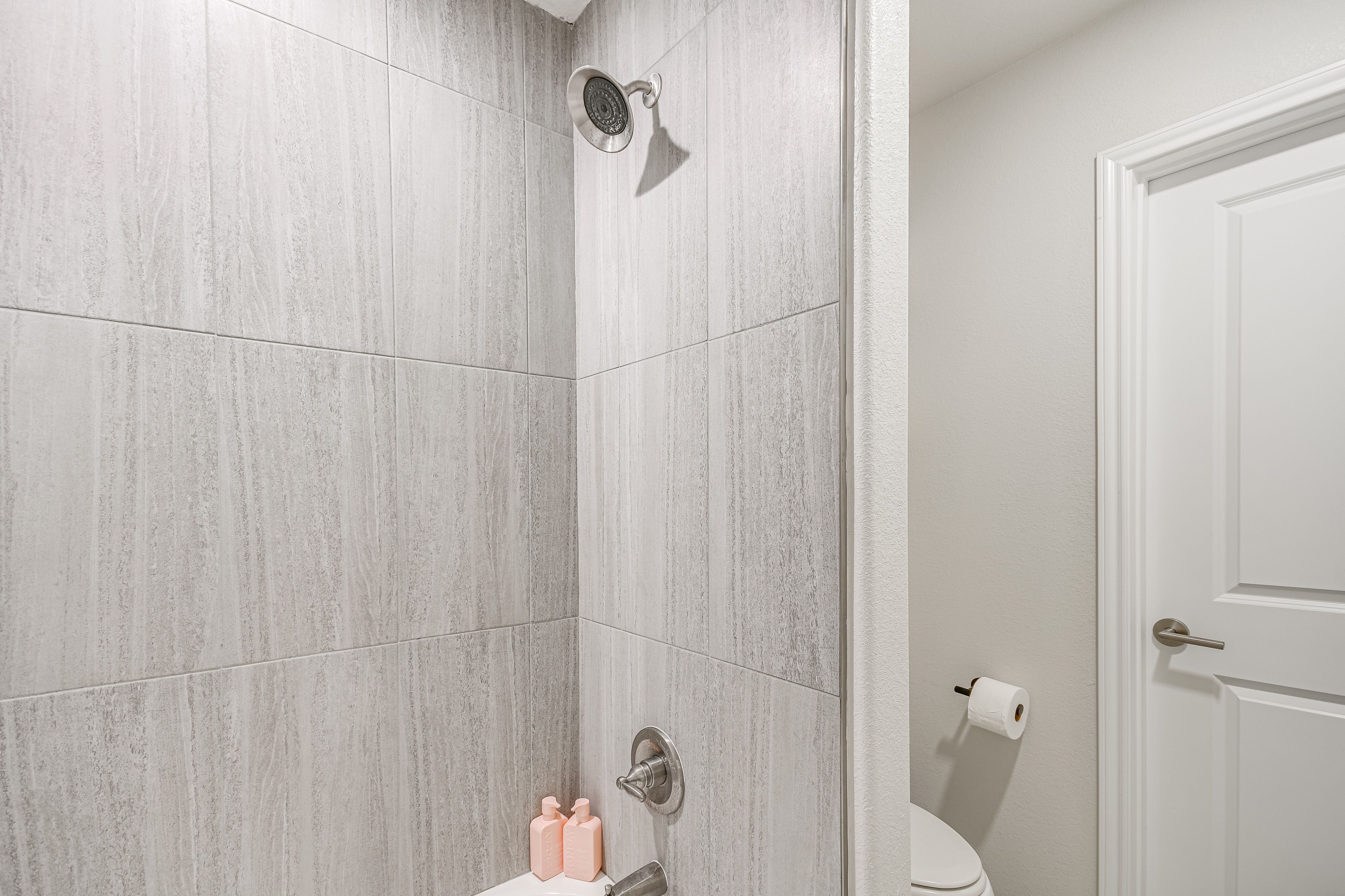 En-Suite Bathroom | 2nd Floor | Towels Provided