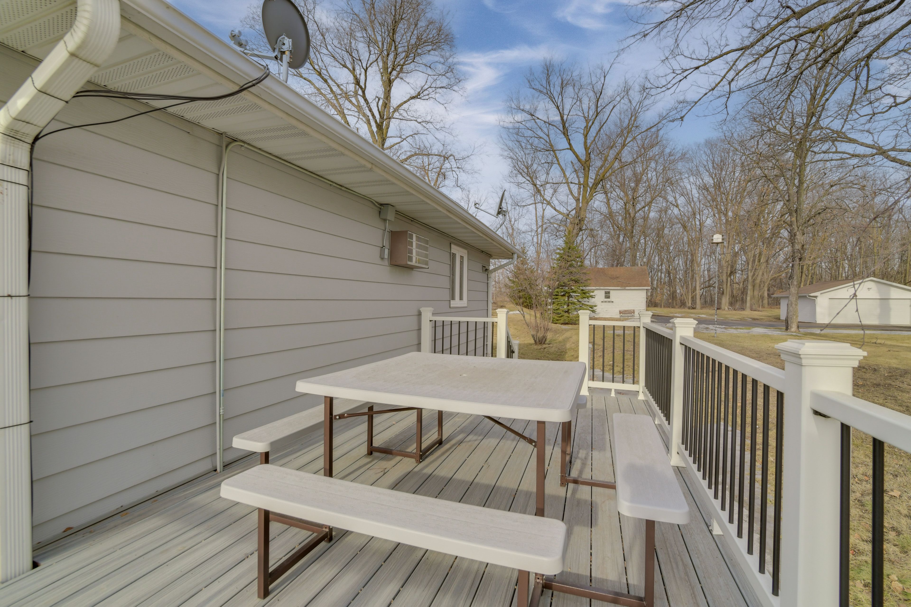 Private Deck | Outdoor Dining | Lake View