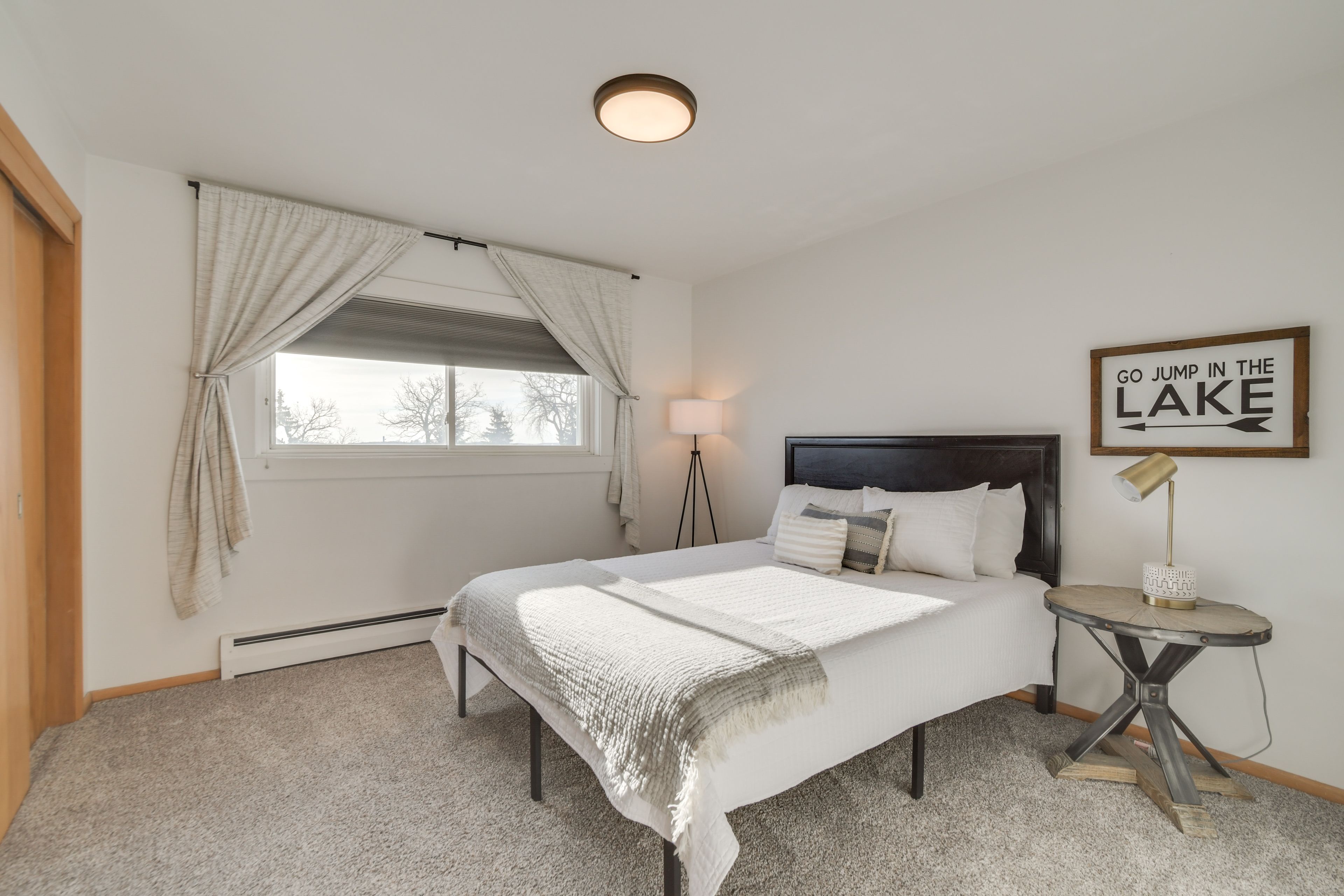 Bedroom 1 | Queen Bed | Linens Provided