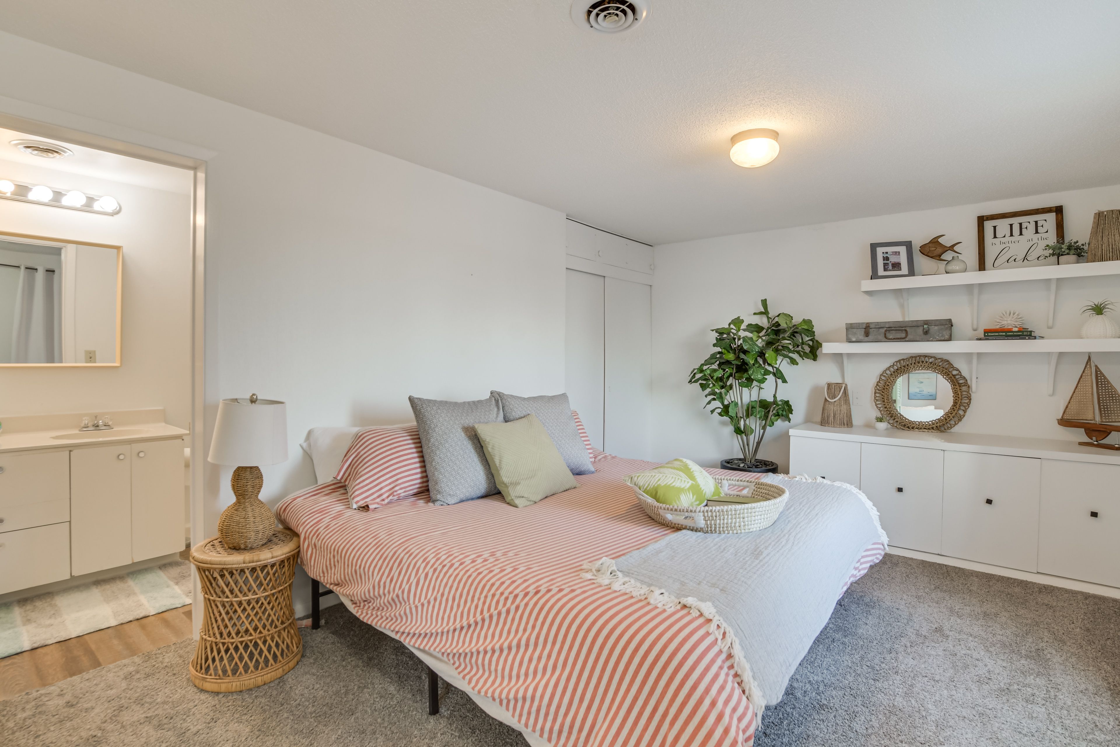 Bedroom 1 | King Bed | Linens Provided