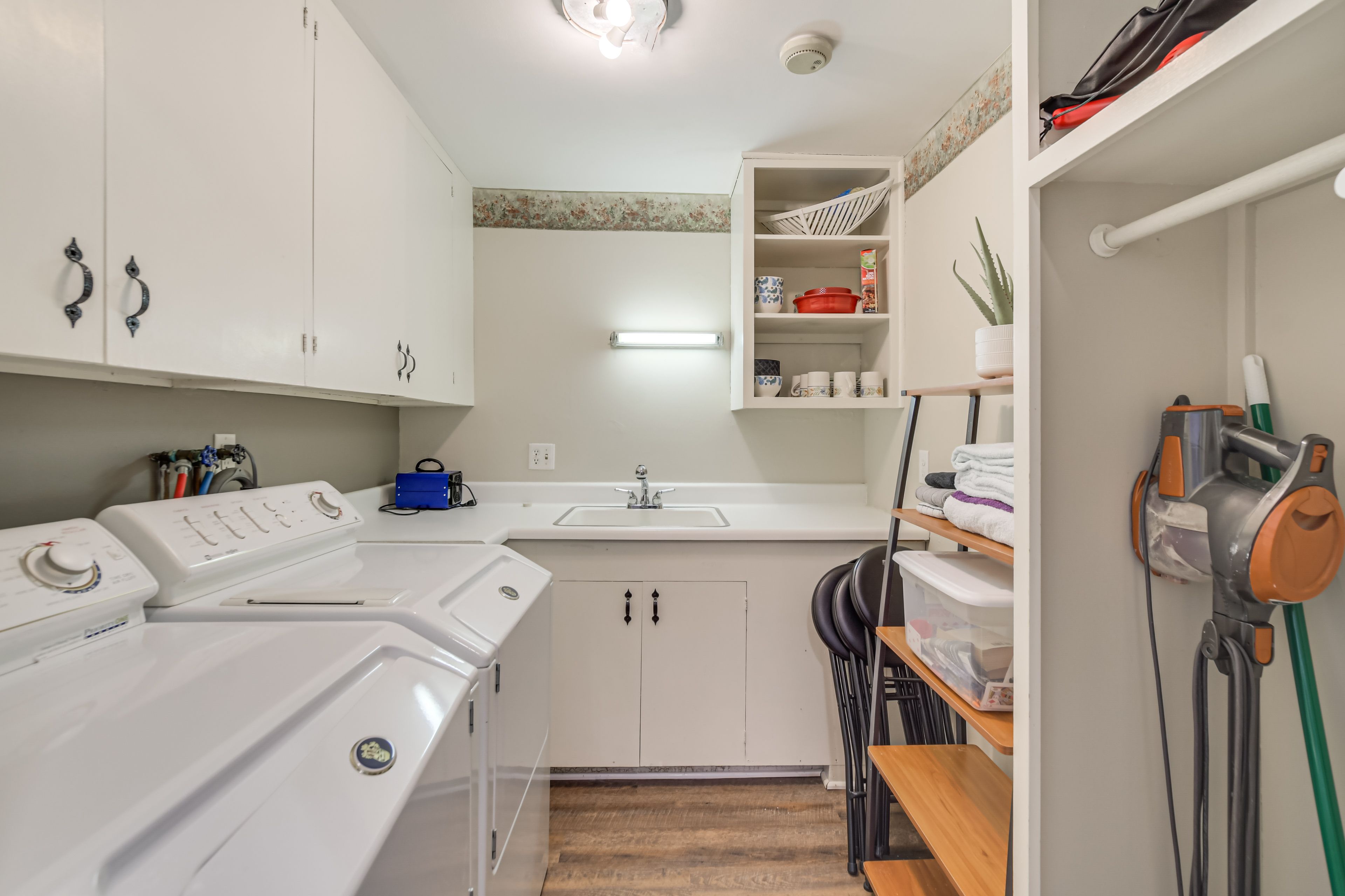 Laundry Room | Washer & Dryer