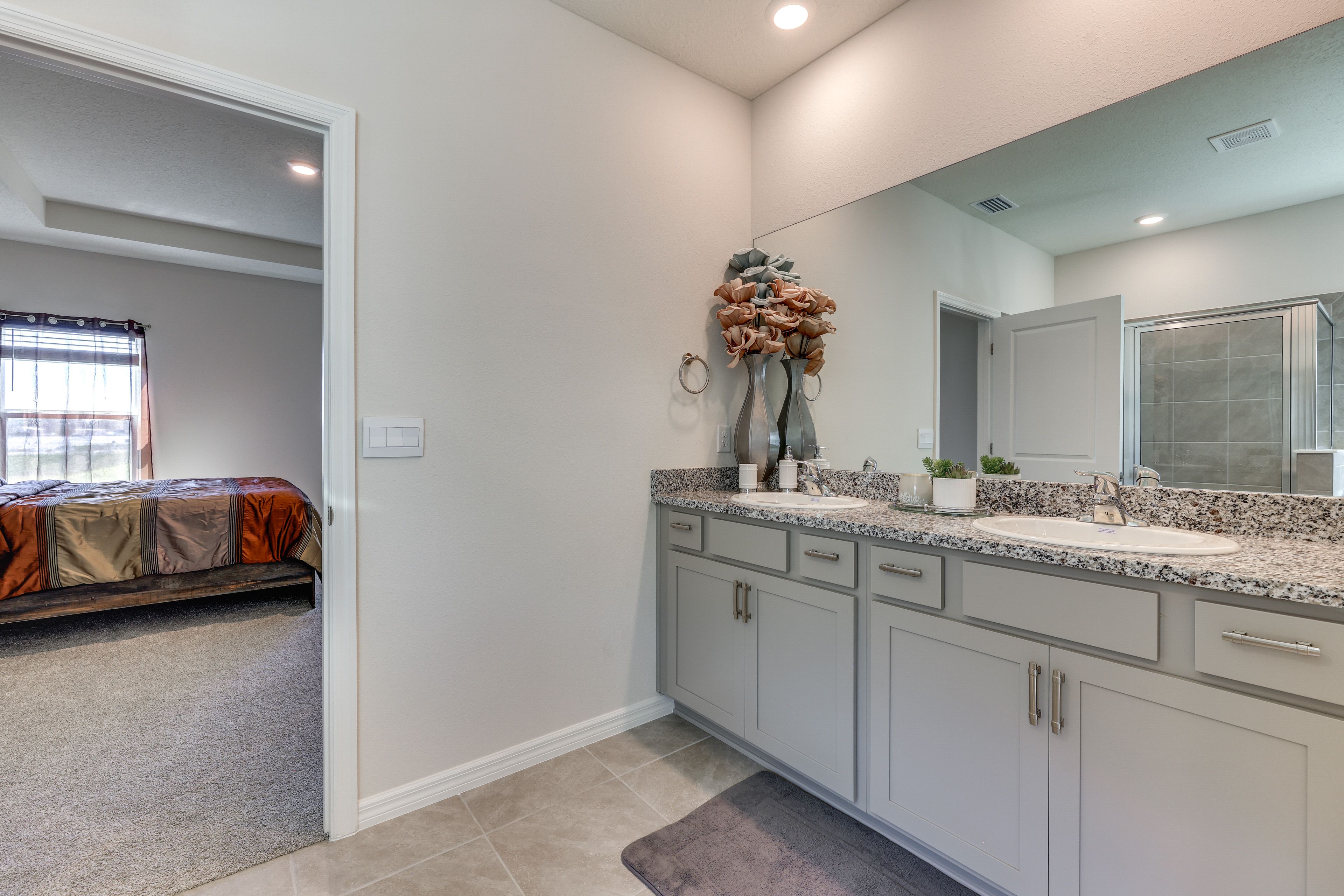 Full Bathroom | Complimentary Toiletries