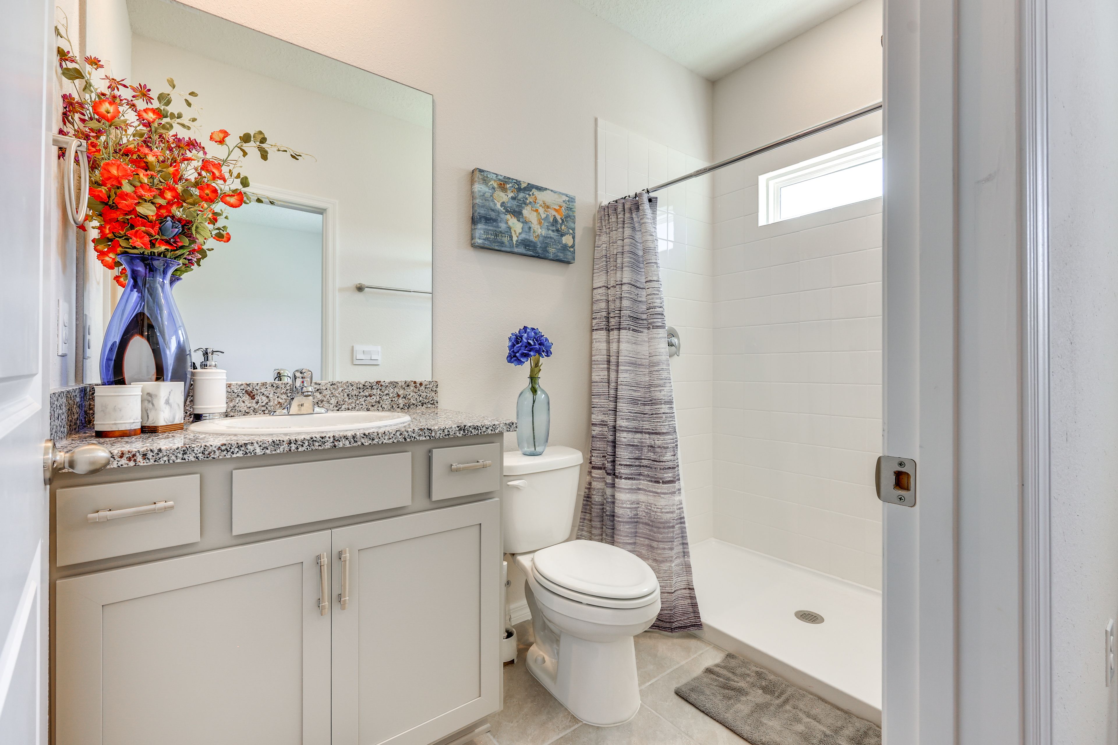Full Bathroom | Complimentary Toiletries