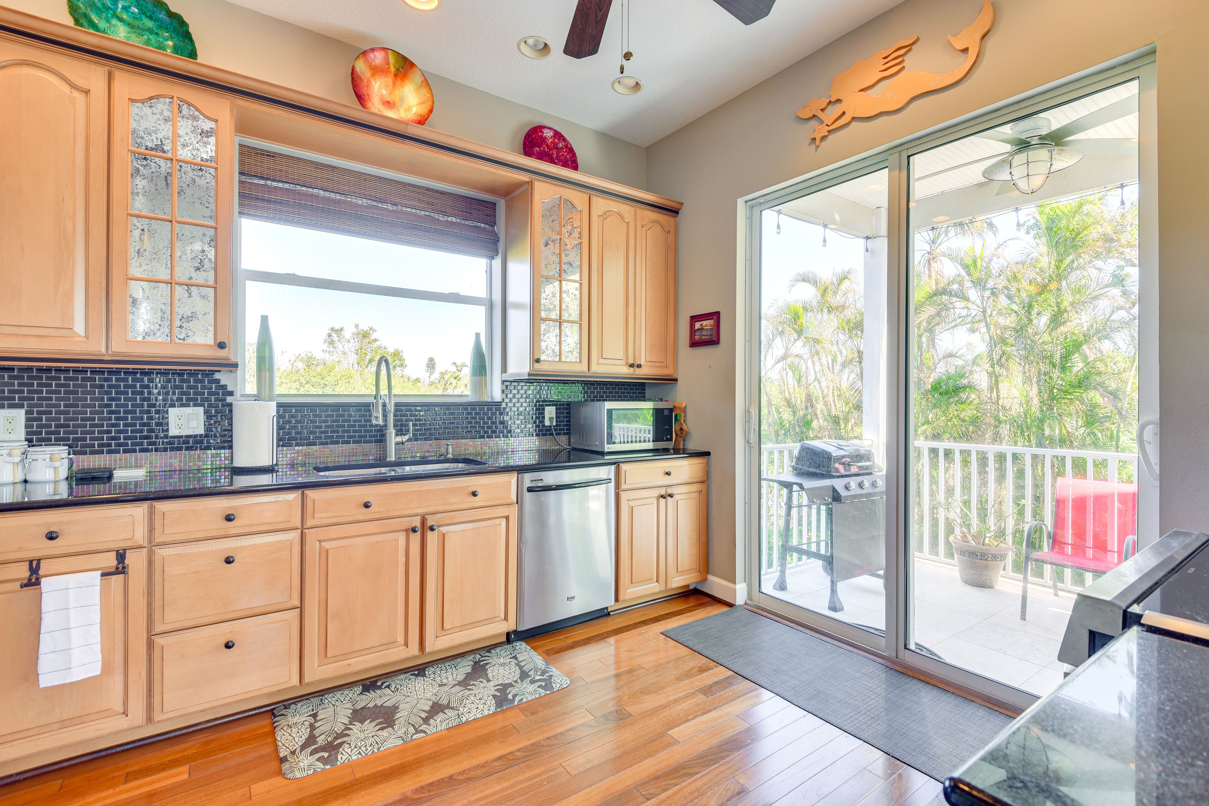 Kitchen | Drip & Keurig Coffee Makers | Espresso Machine | 1st Floor