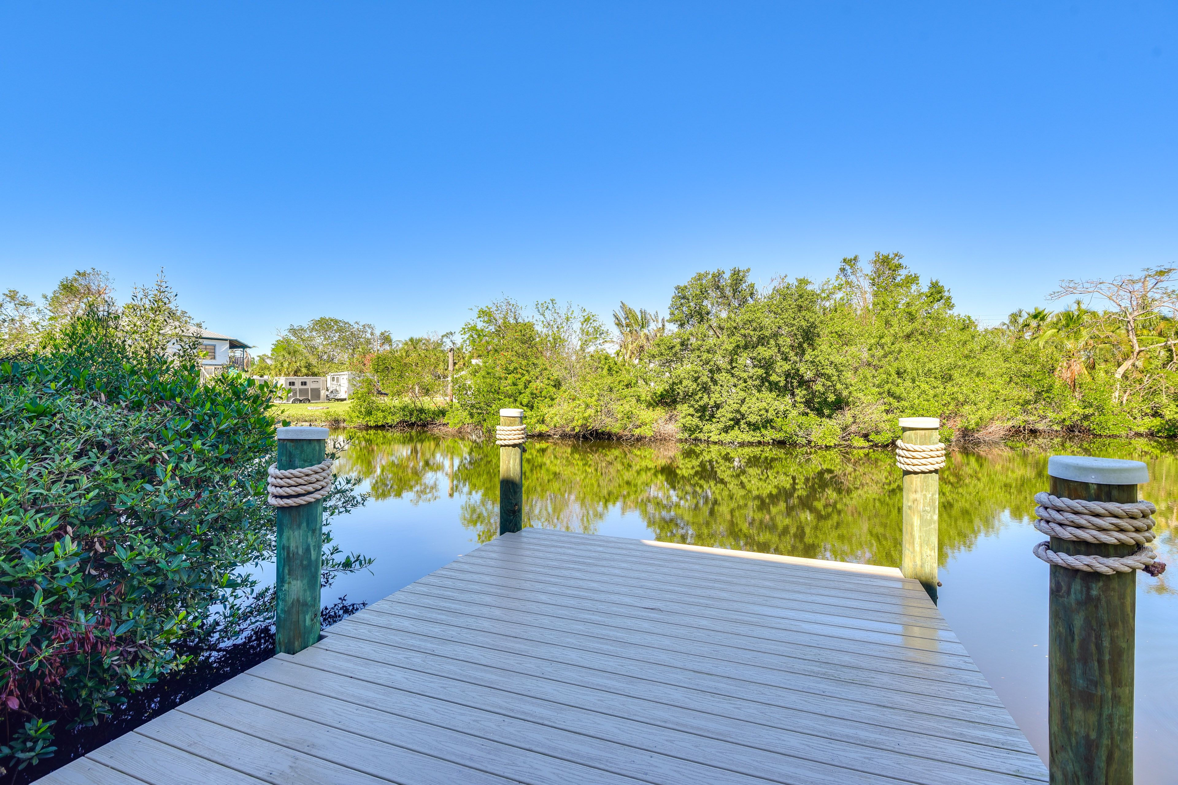 Pond Access On-Site | Dock | 3 Kayaks Provided