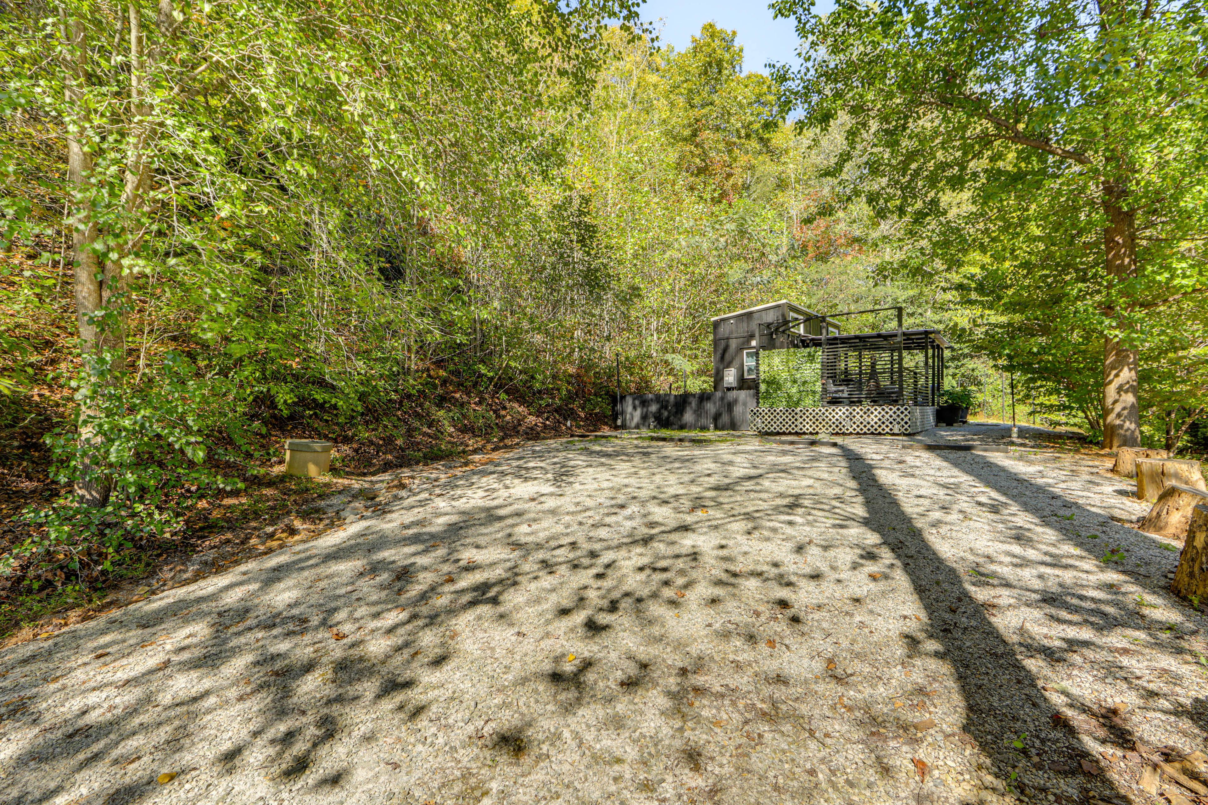 Parking | Driveway (4 Vehicles)