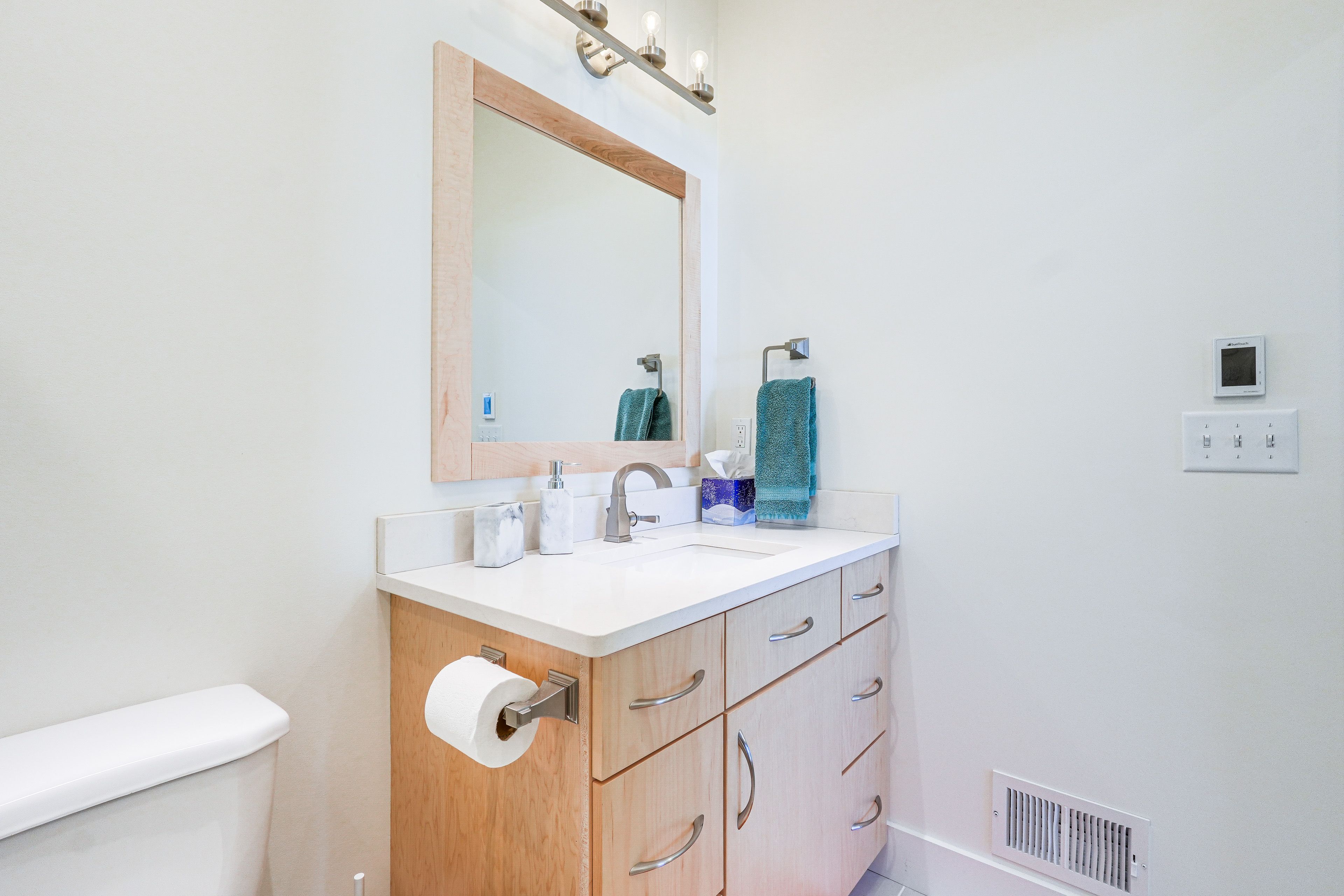 Half Bathroom | 2nd Floor