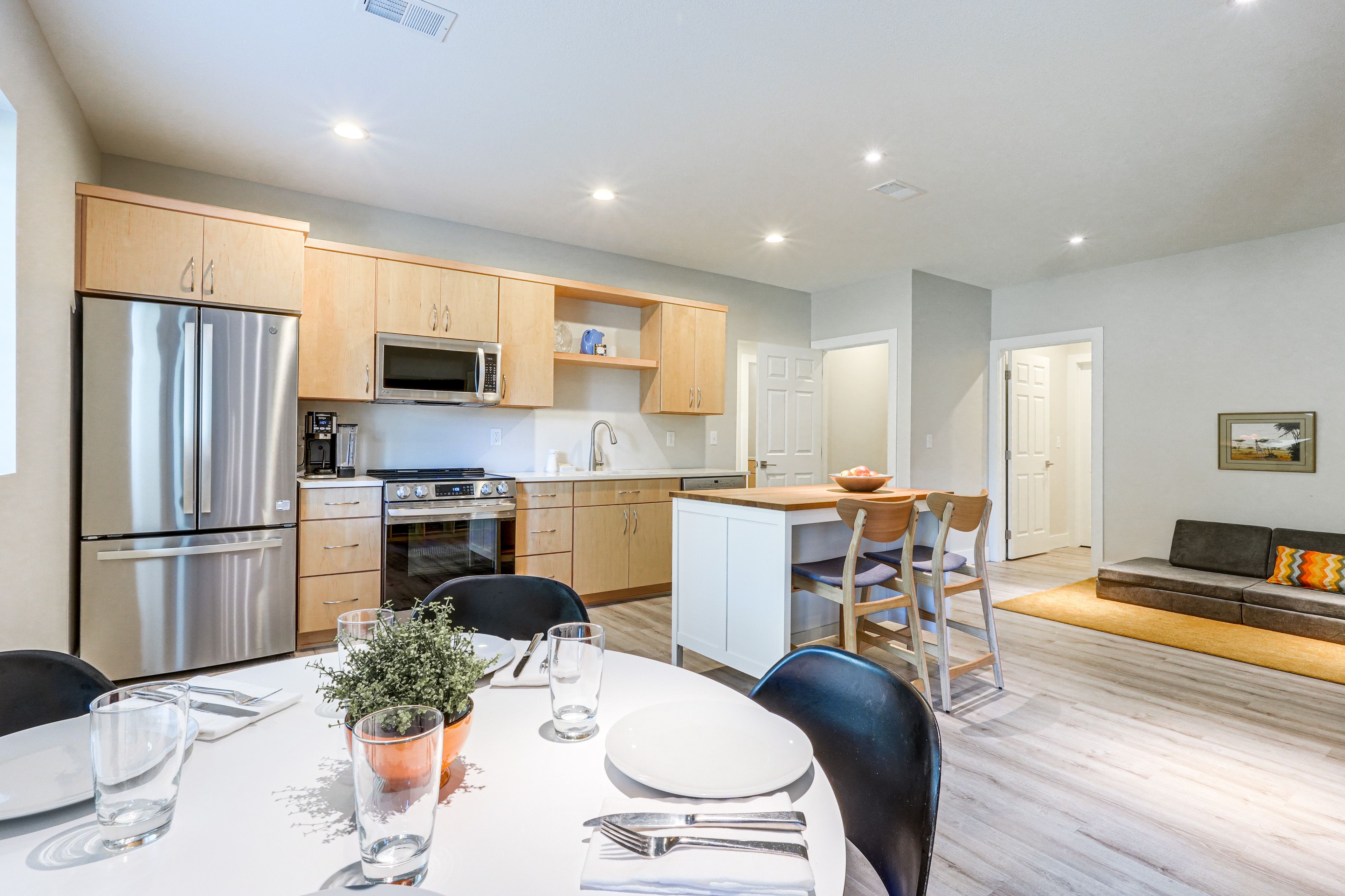 Kitchen | Pod Coffee Maker | Dishwasher | Cooking Utensils | 1st Floor