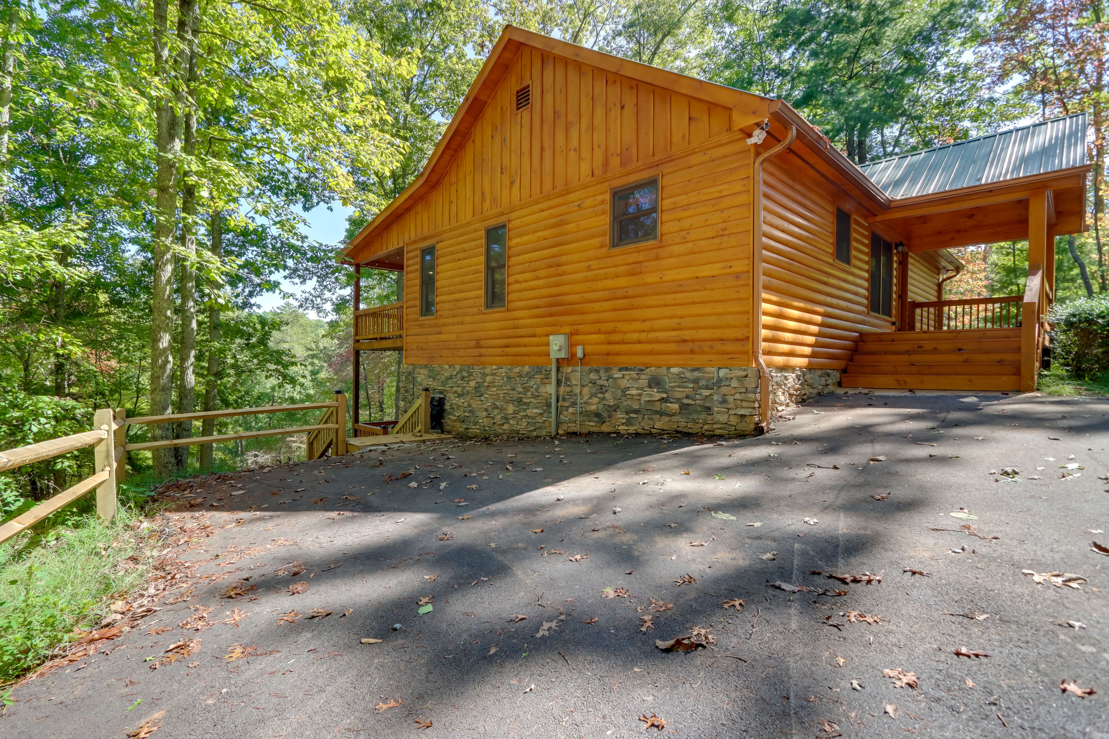 Parking | Driveway (4 Vehicles)