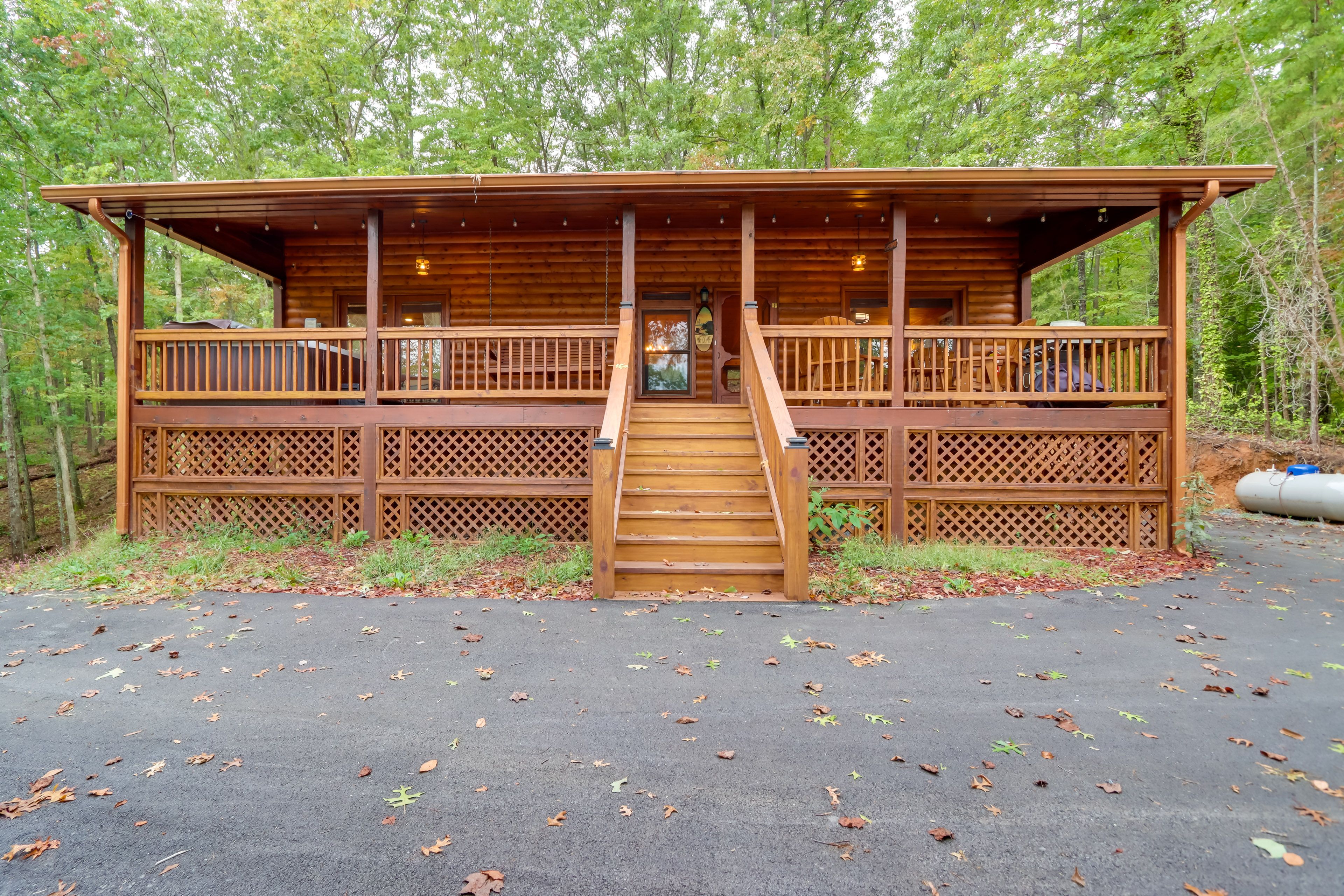 Parking | Driveway (4 Vehicles)