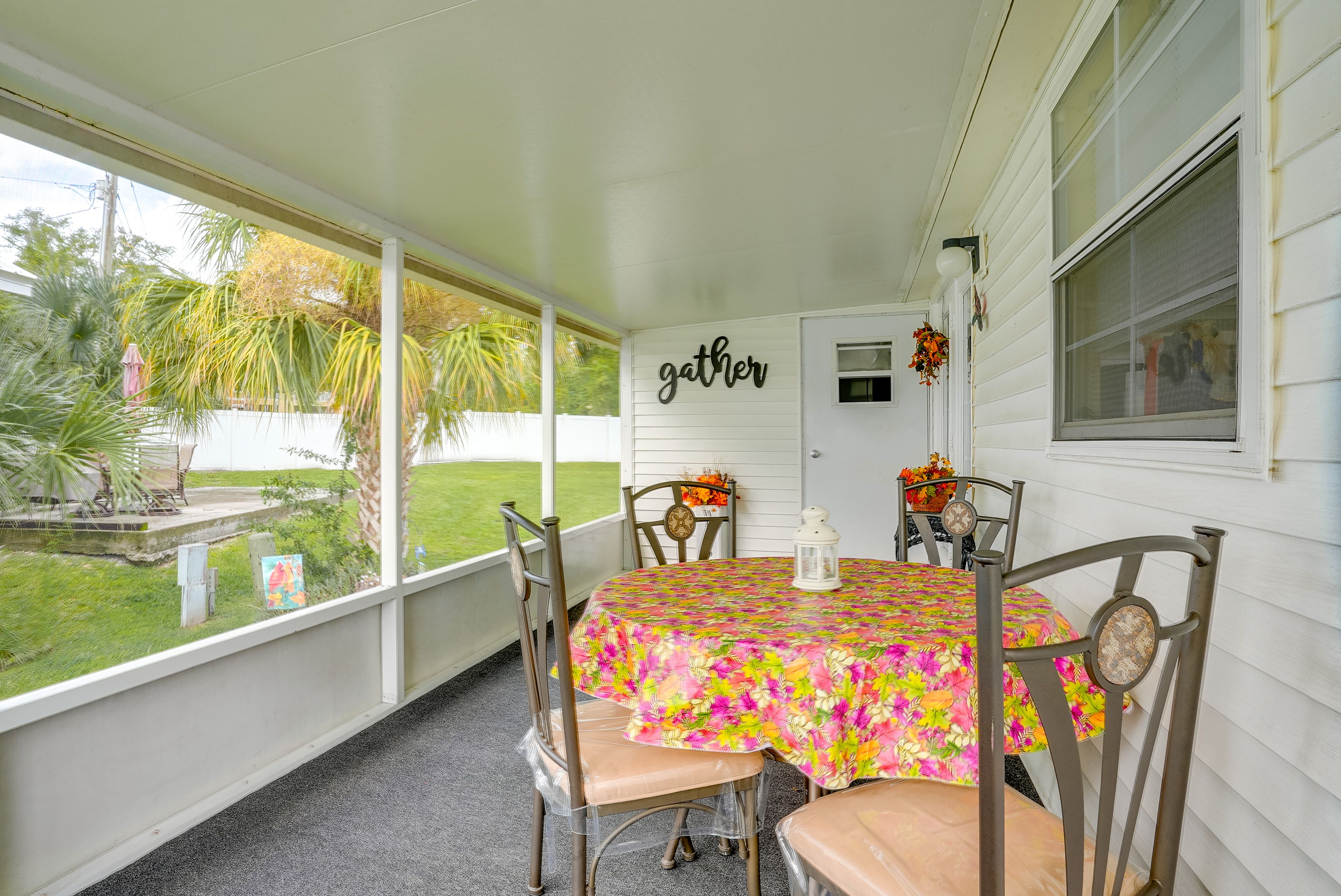 Lakeland Vacation Rental | 2BR | 1BA | 960 Sq Ft | 6 Steps Required