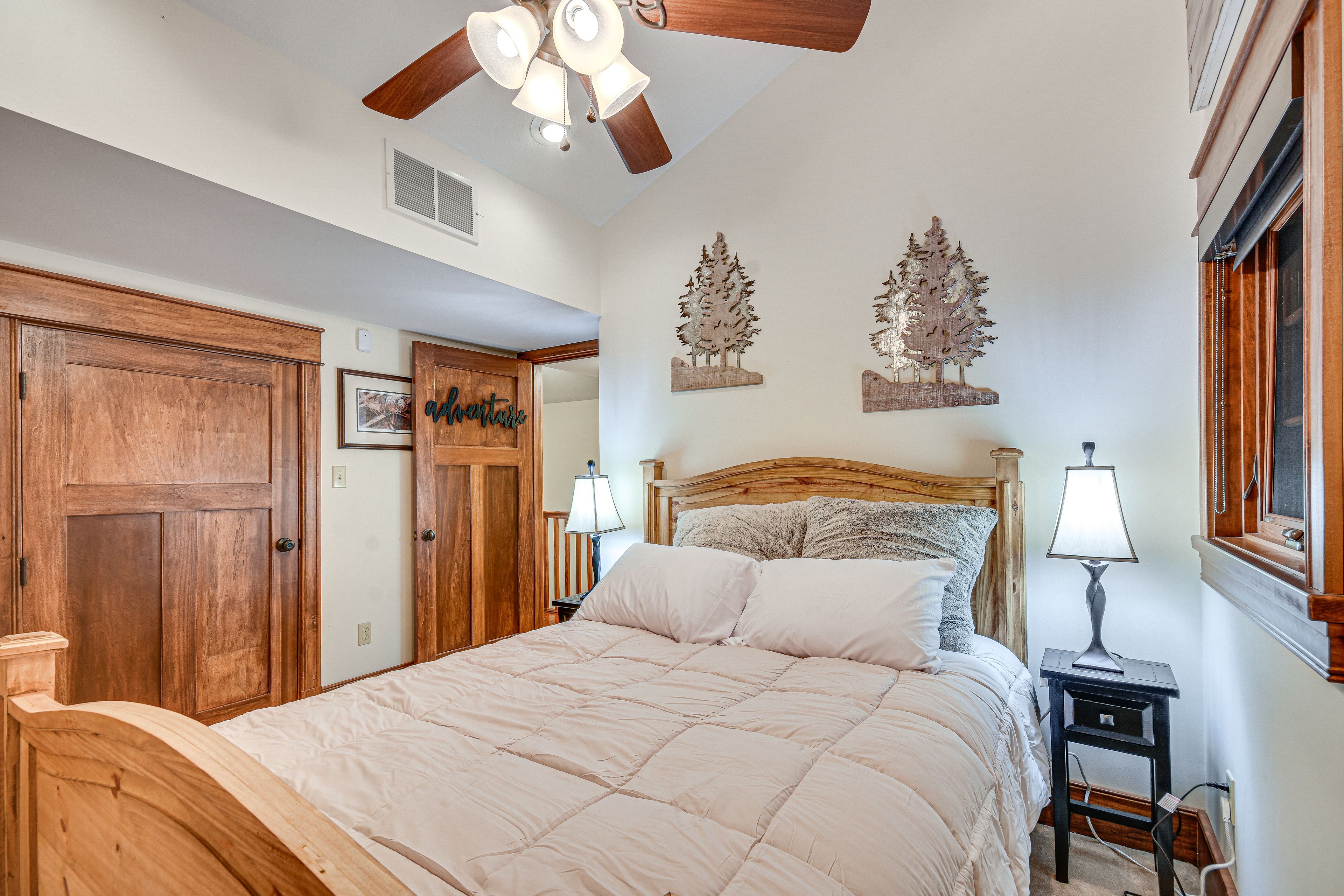 Bedroom 1 | Queen Bed | 2nd Floor
