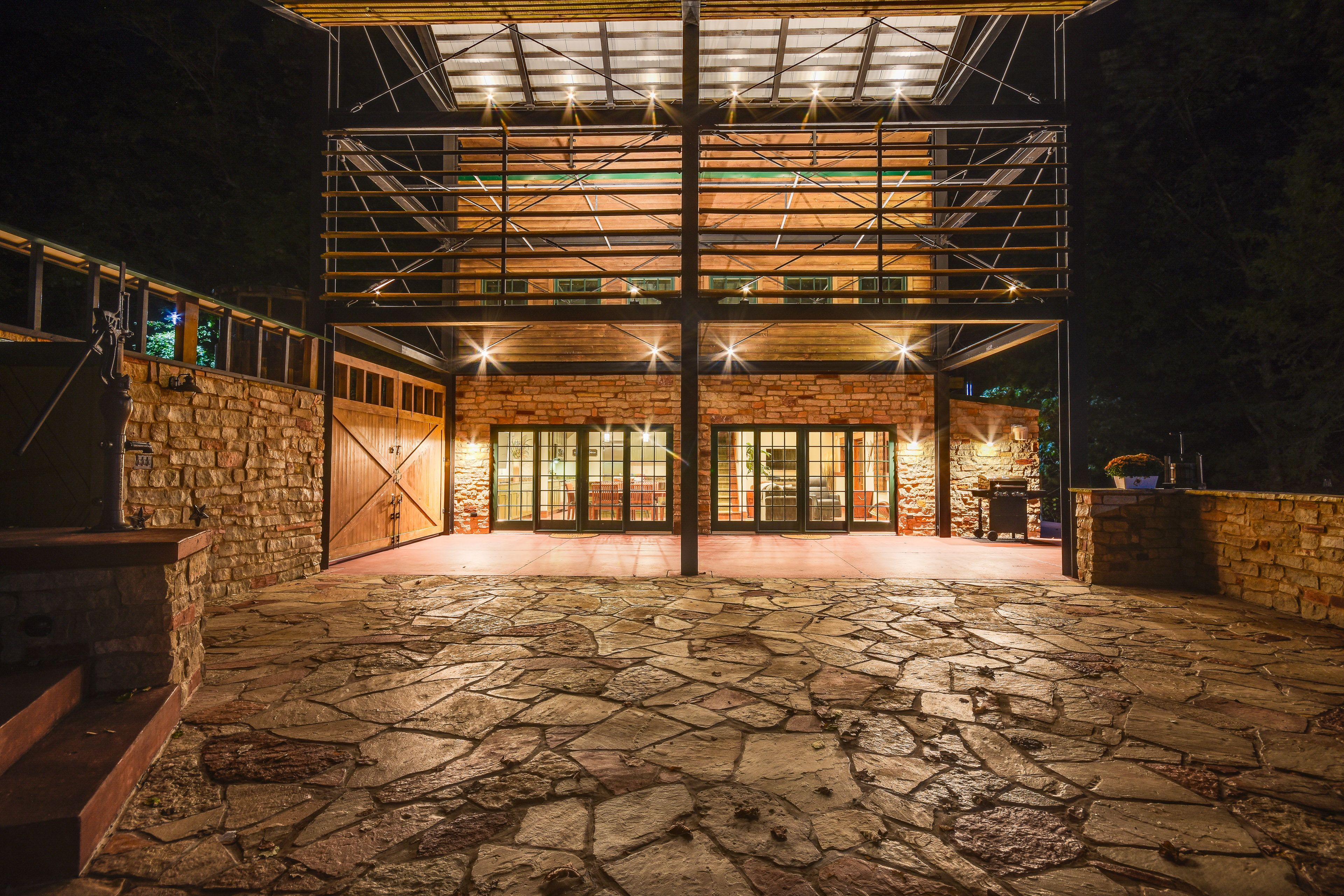 Columbia Vacation Rental | 2BR | 2BA | 1,800 Sq Ft | Stairs Required