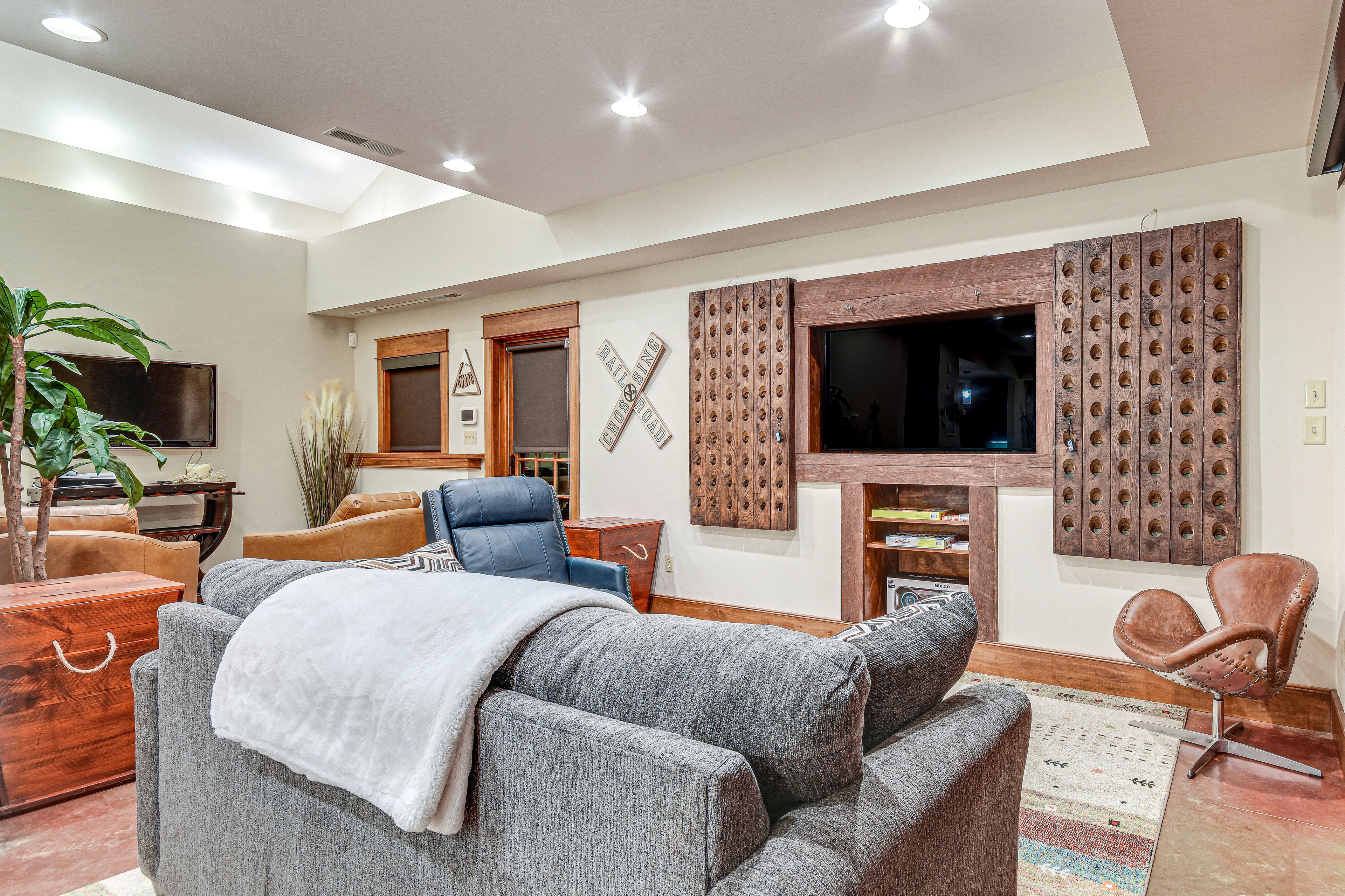 Columbia Vacation Rental | 2BR | 2BA | 1,800 Sq Ft | Stairs RequiredLiving Area