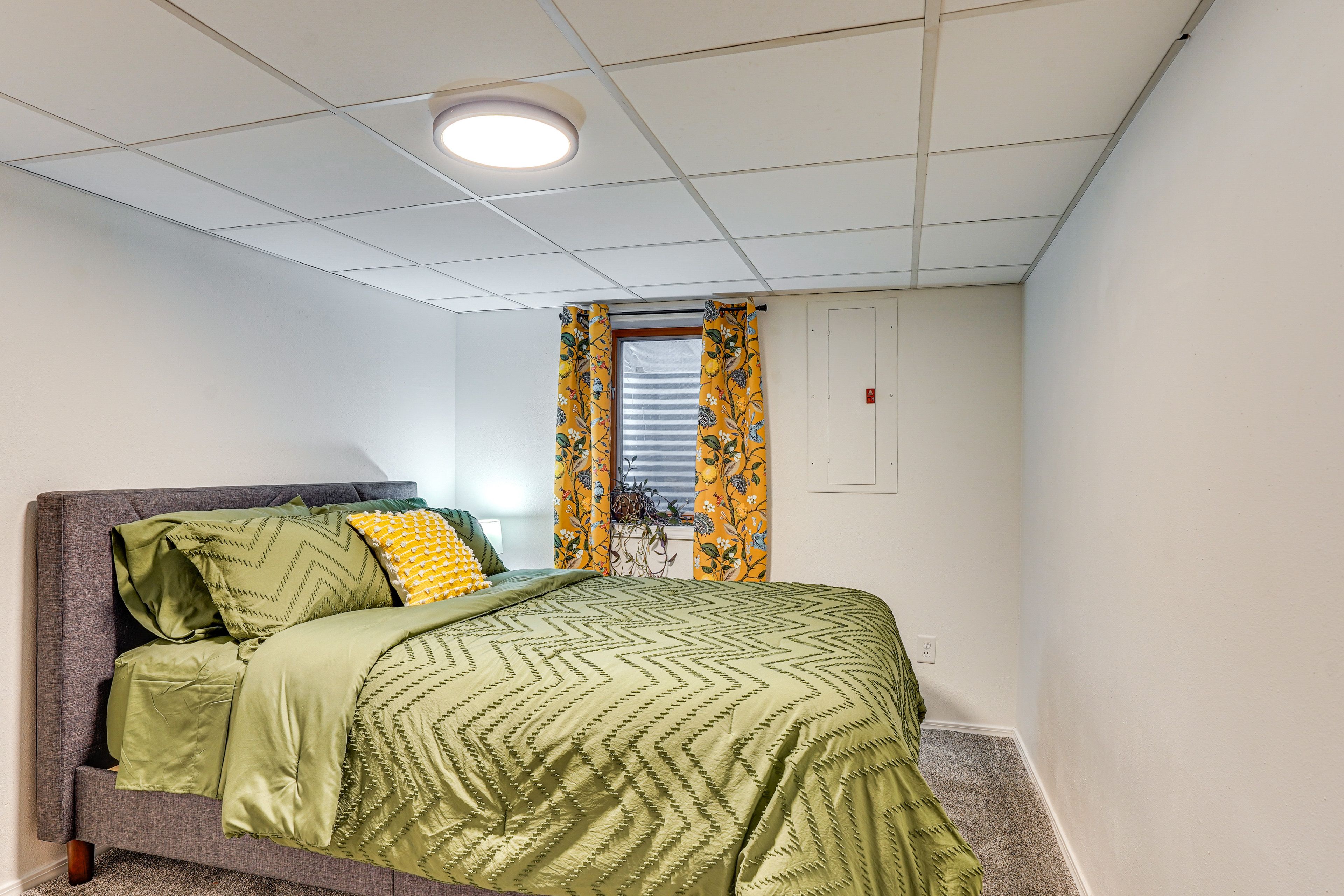 Bedroom 3 | Basement | Queen Bed