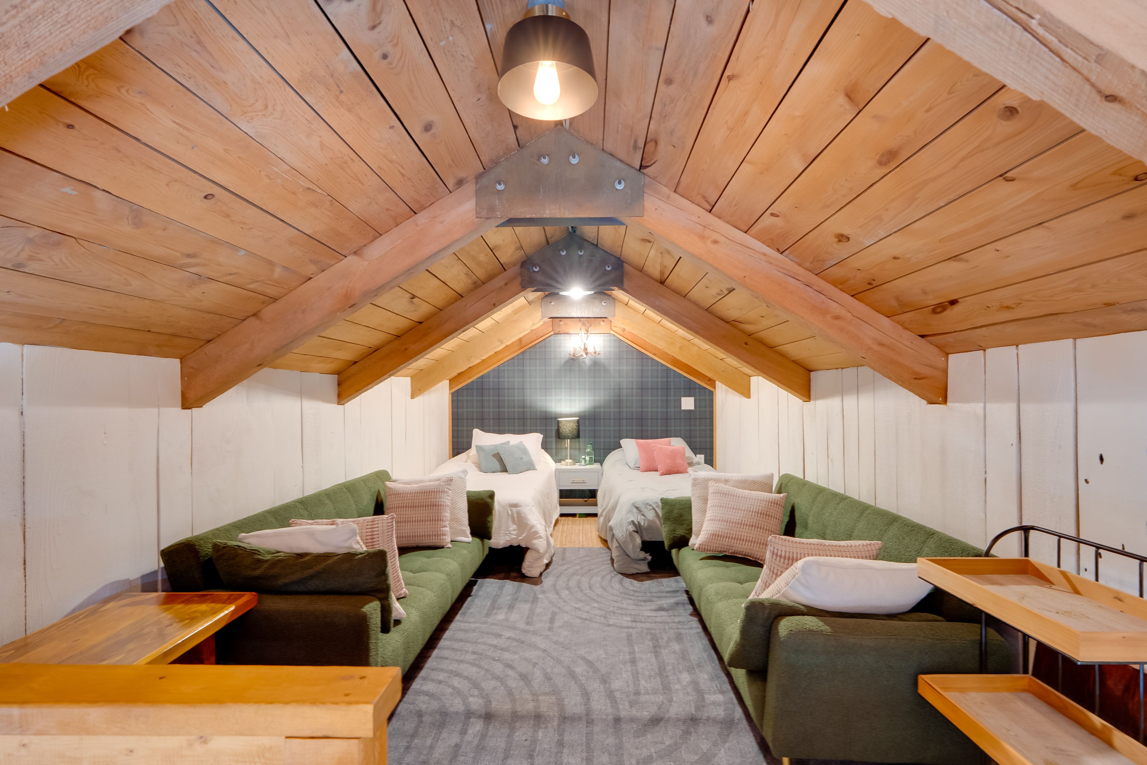 Loft | 2 Twin Beds | 2 Full Futons | 2nd Floor